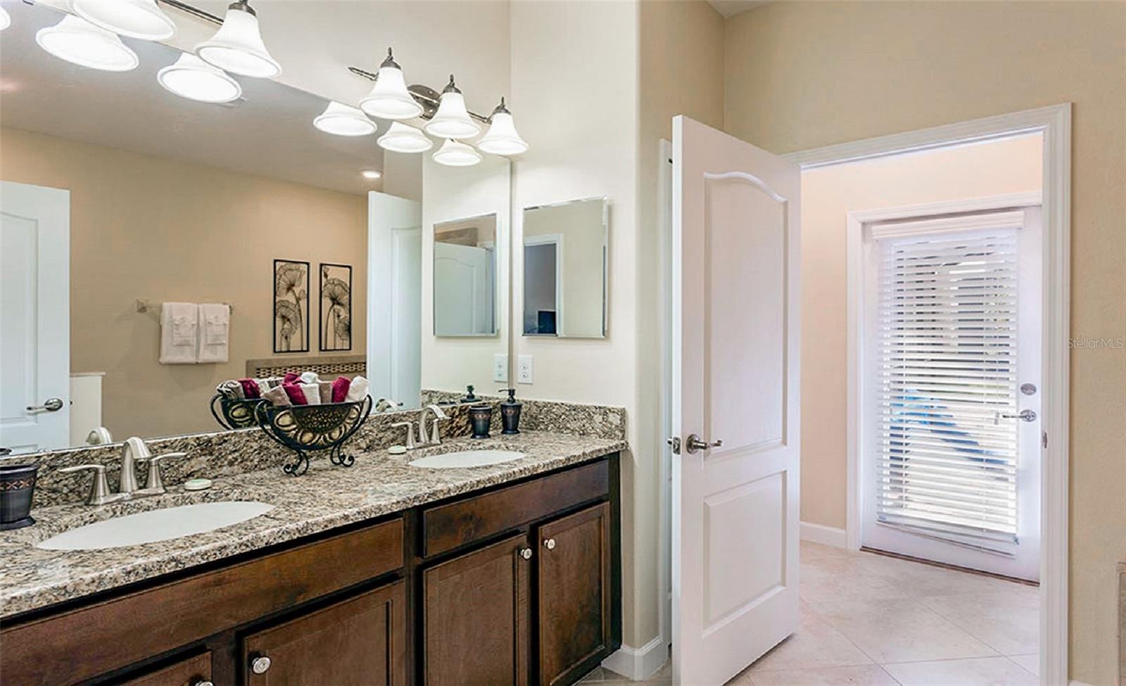 9026 Shadow Mountain St Property Photo 14