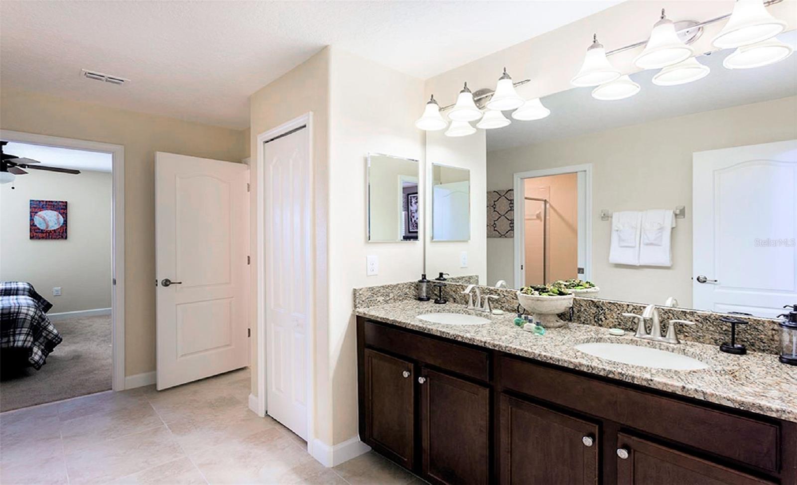 9026 Shadow Mountain St Property Photo 41
