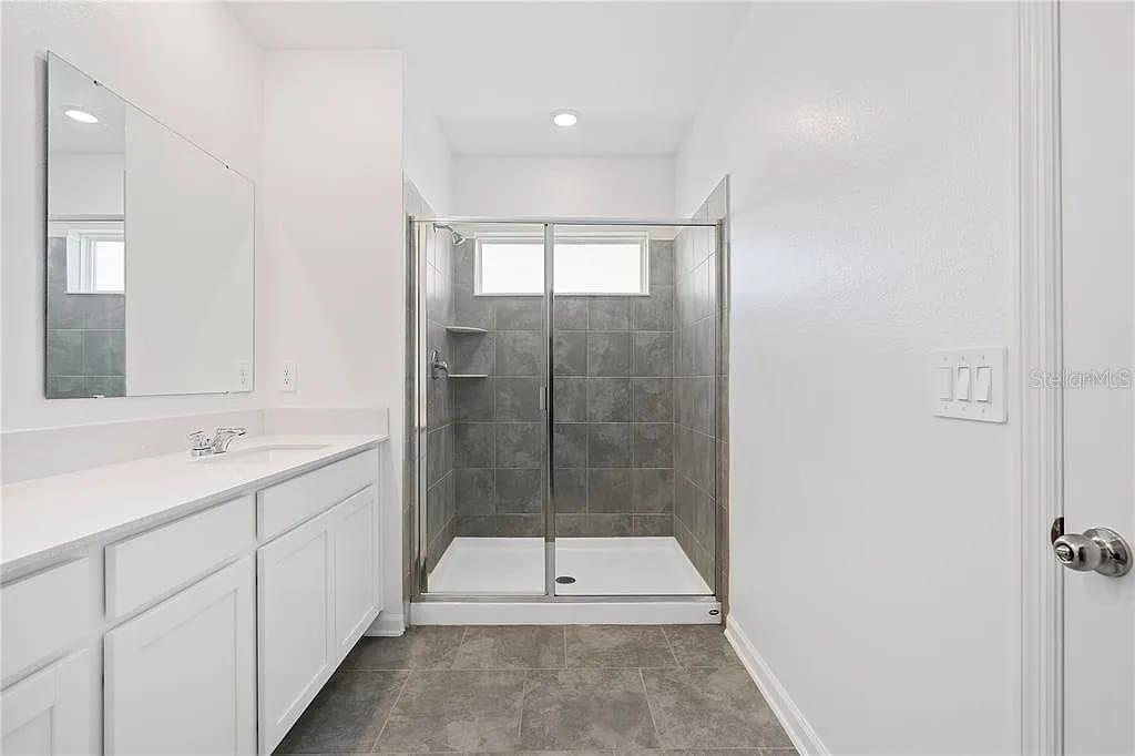 3334 Laurent Loop Property Photo 11