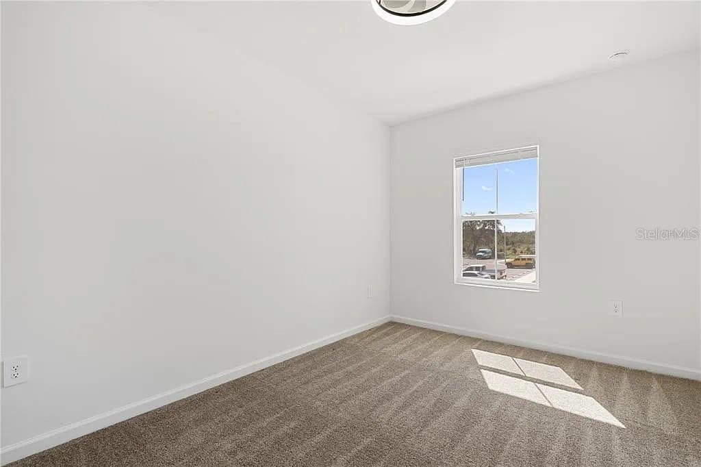 3334 Laurent Loop Property Photo 13