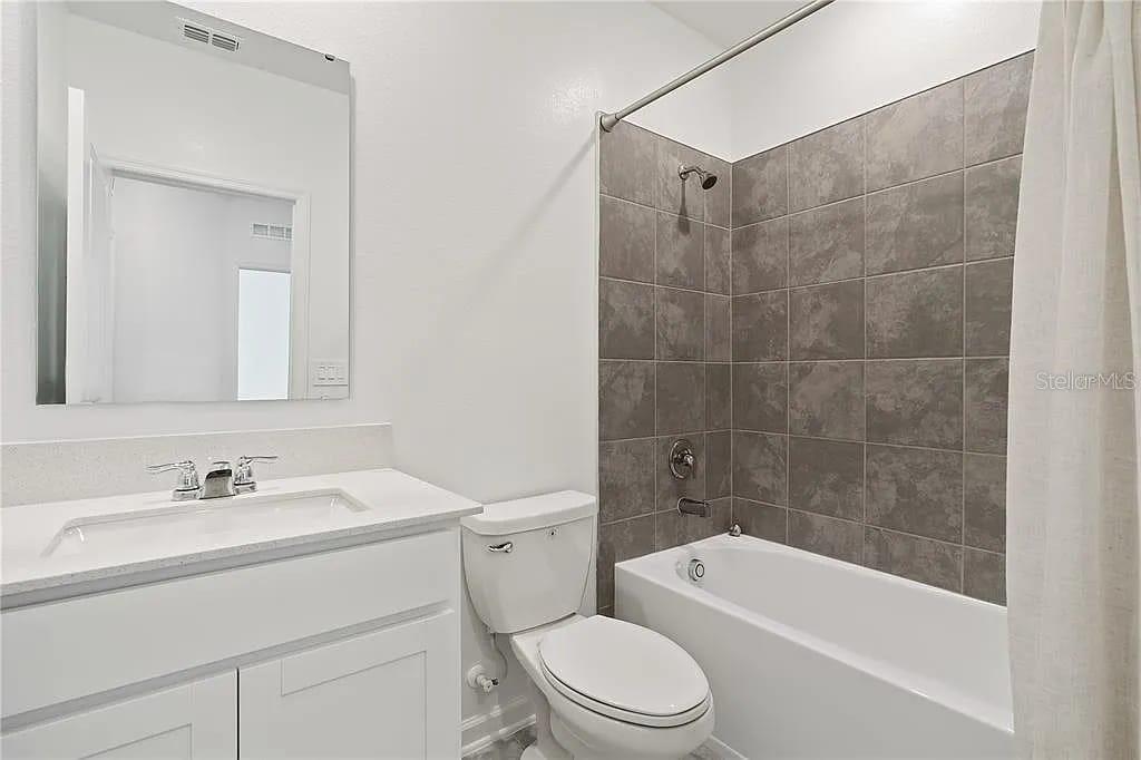 3334 Laurent Loop Property Photo 15