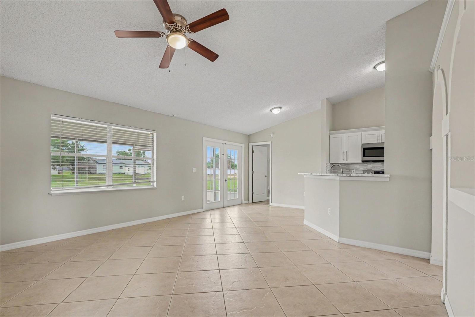 821 Jarnac Dr Property Photo 6
