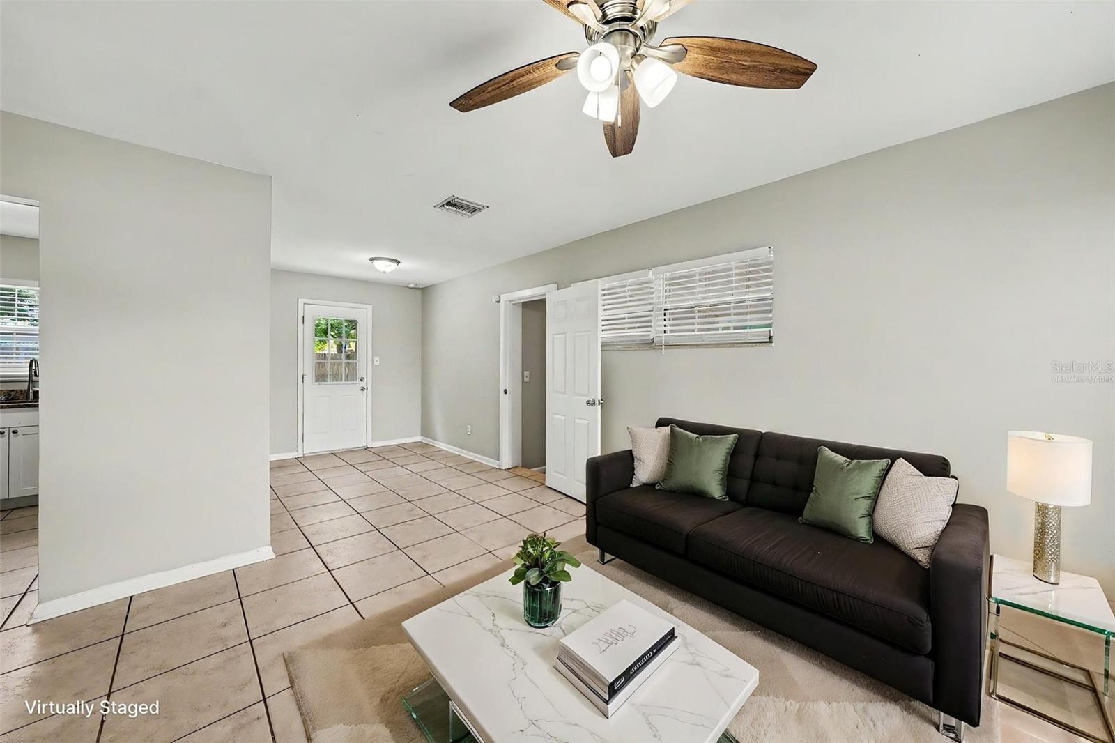 10209 N 28th St Property Photo 5