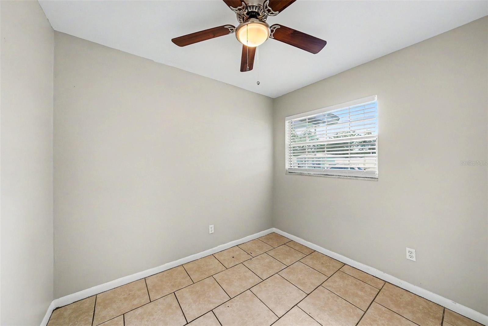 10209 N 28th St Property Photo 14