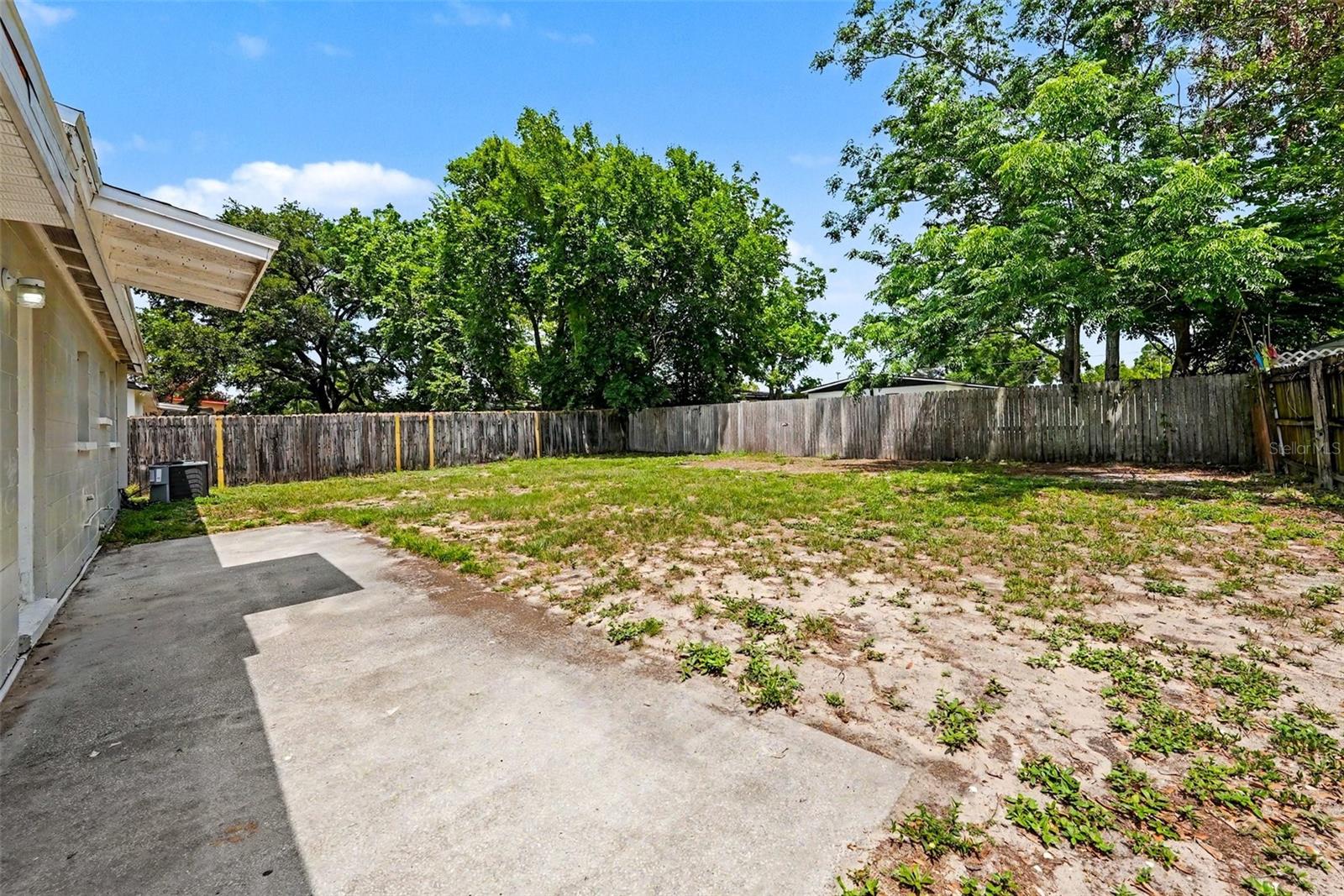 10209 N 28th St Property Photo 17