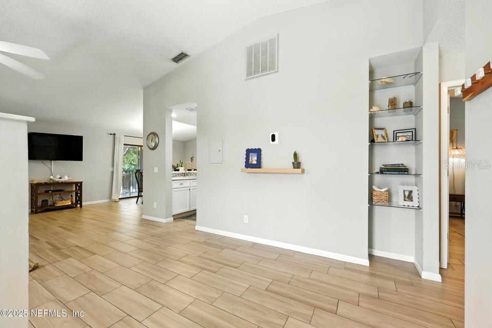 14 Navarra Ct #14 Property Photo 10