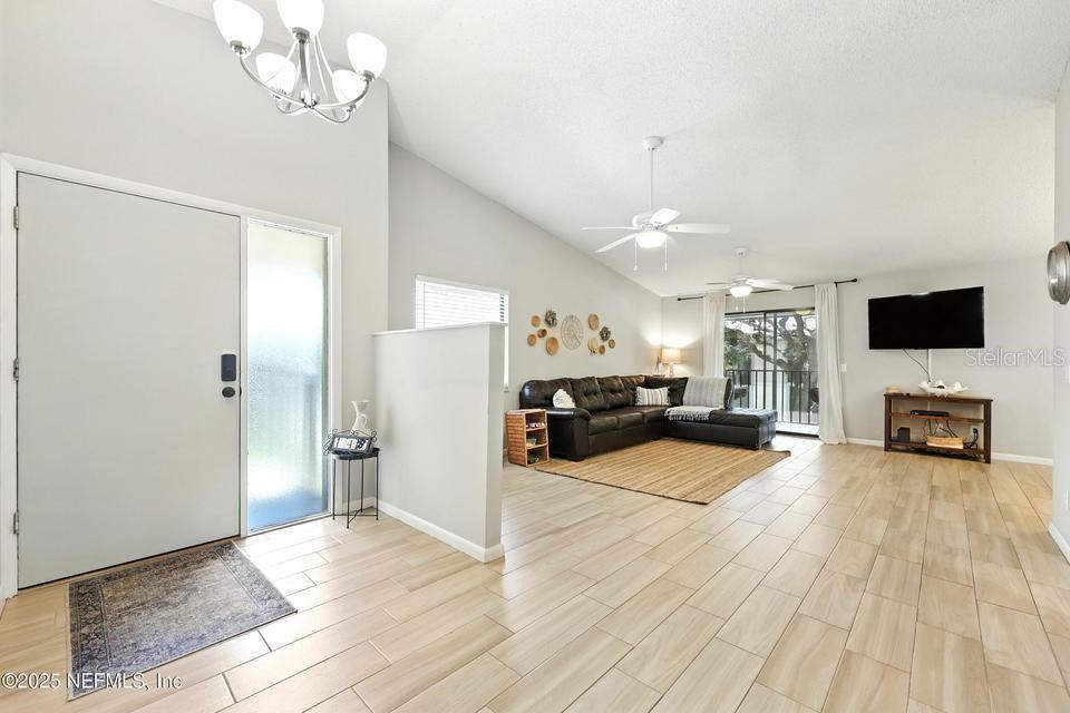 14 Navarra Ct #14 Property Photo 12