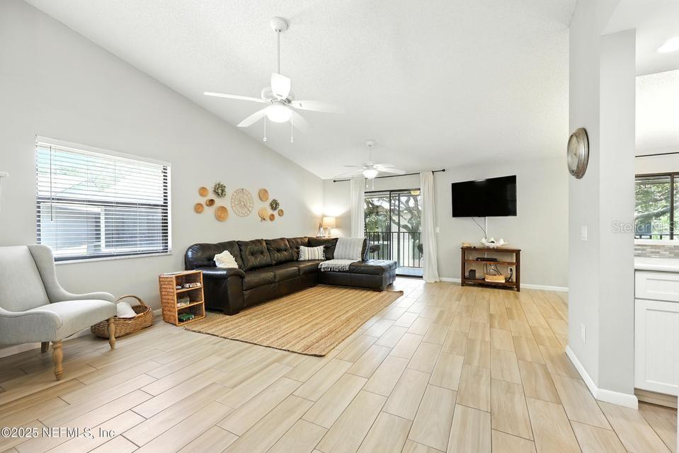 14 Navarra Ct #14 Property Photo 13