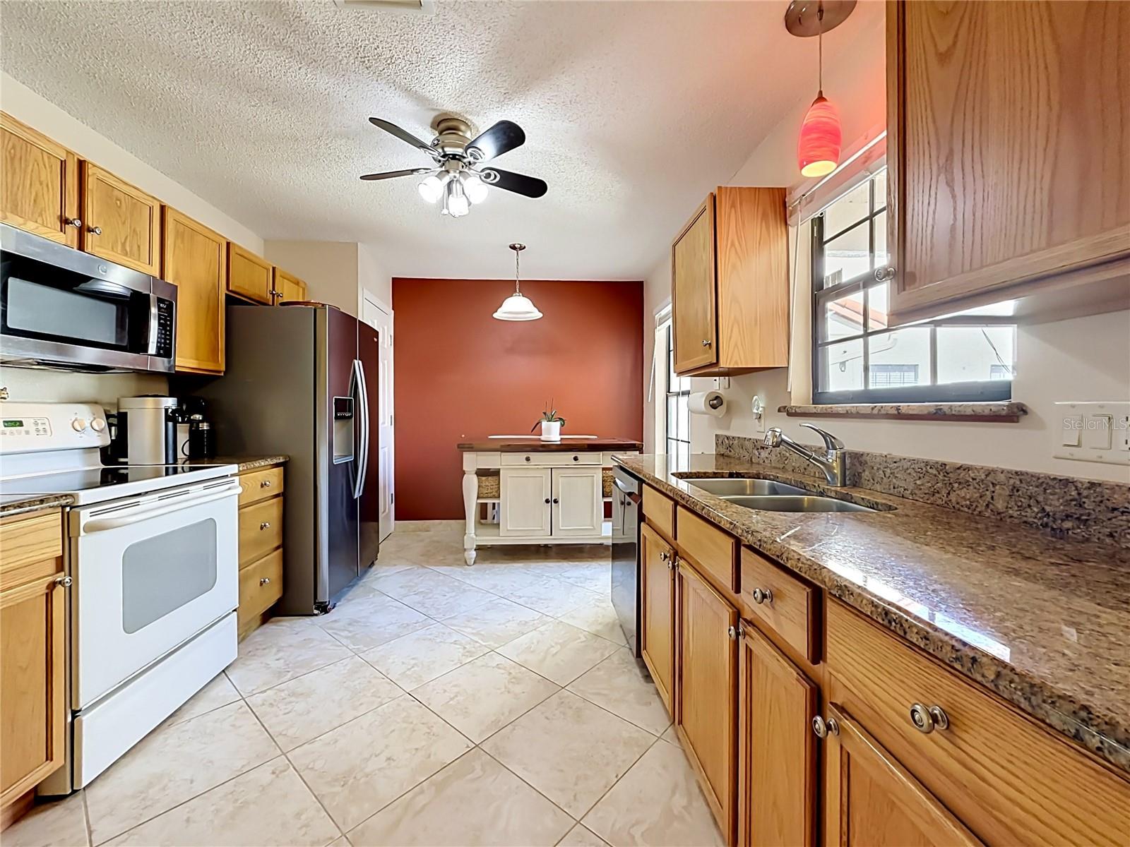 535 Via Fontana Dr #202 Property Photo 9