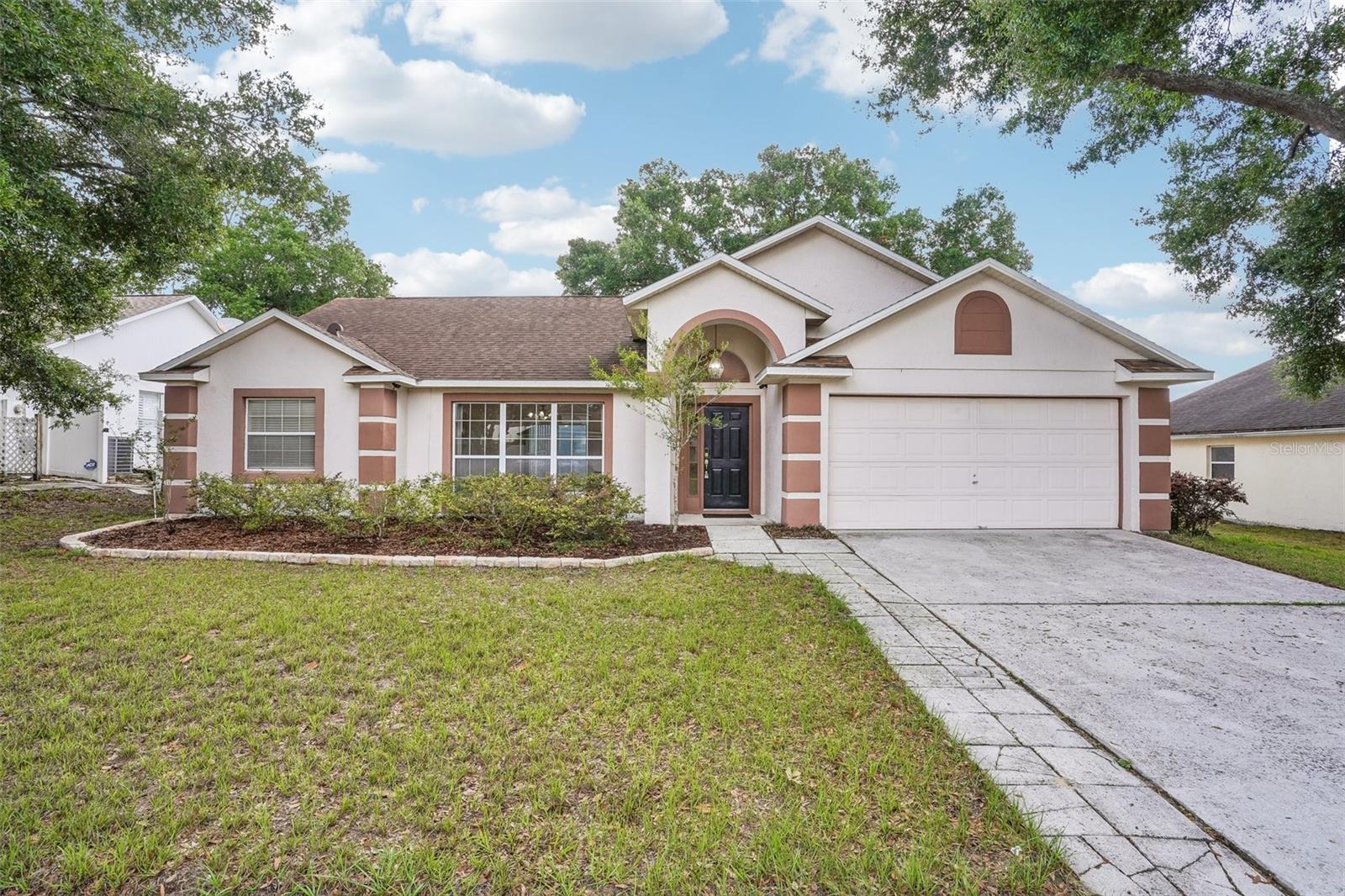 2596 Alclobe Cir Property Photo 1