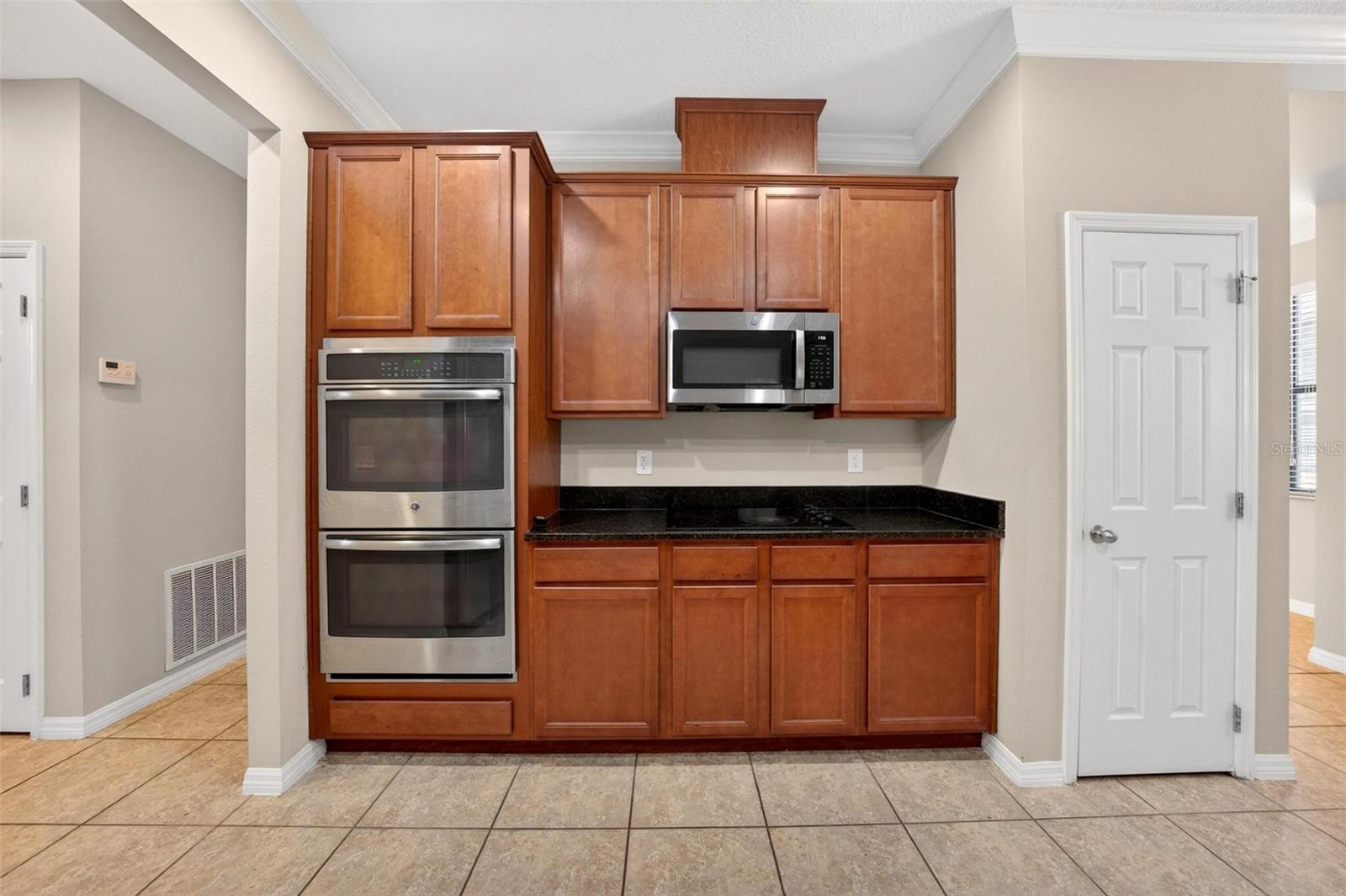 10025 Leyburn Ct Property Photo 15