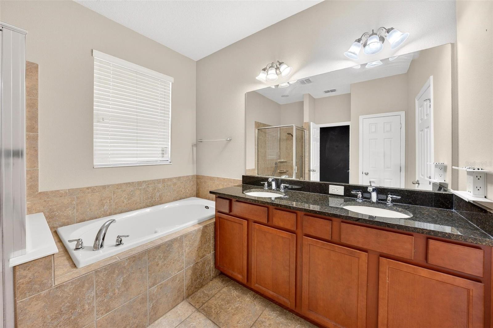 10025 Leyburn Ct Property Photo 25