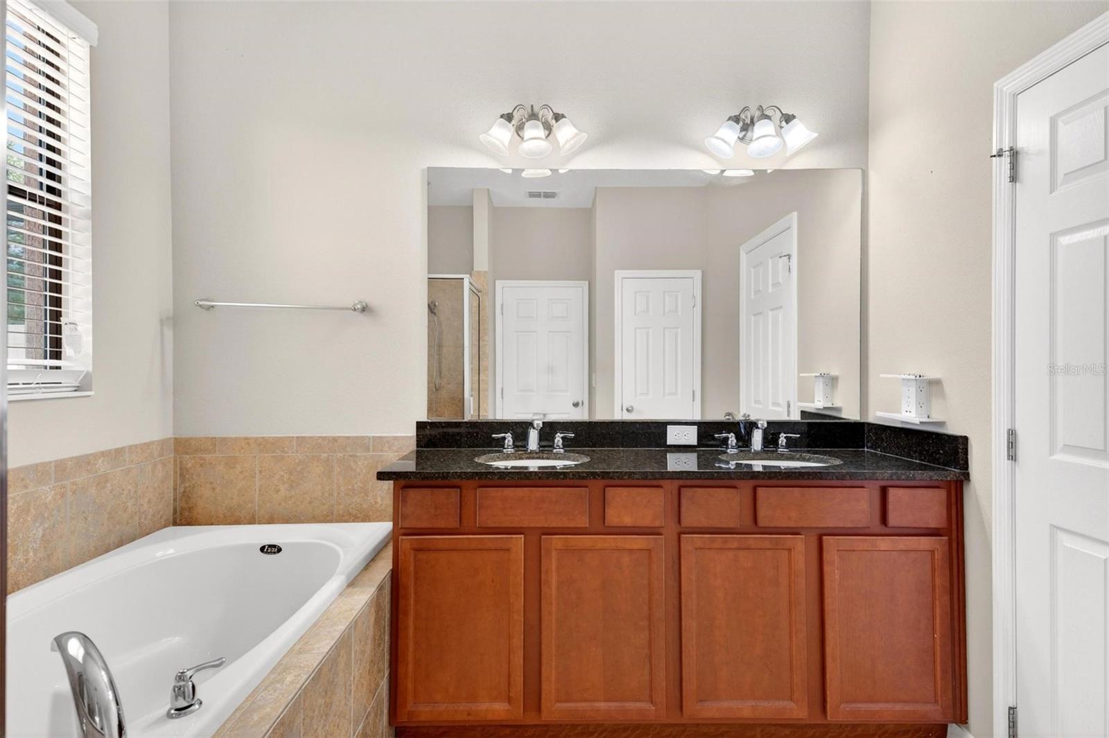 10025 Leyburn Ct Property Photo 28