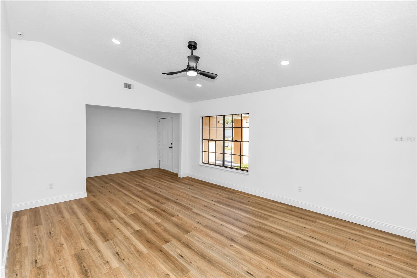 4845 Hawley Rd Property Photo 9