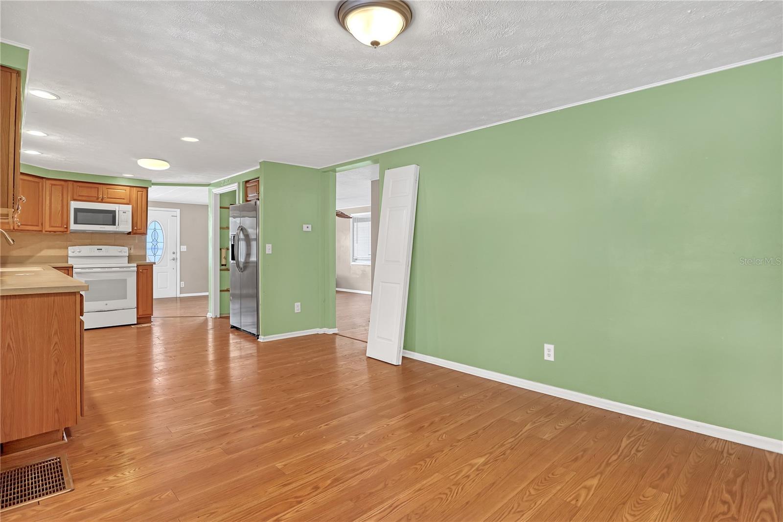1818 Big Cypress St Ne Property Photo 13