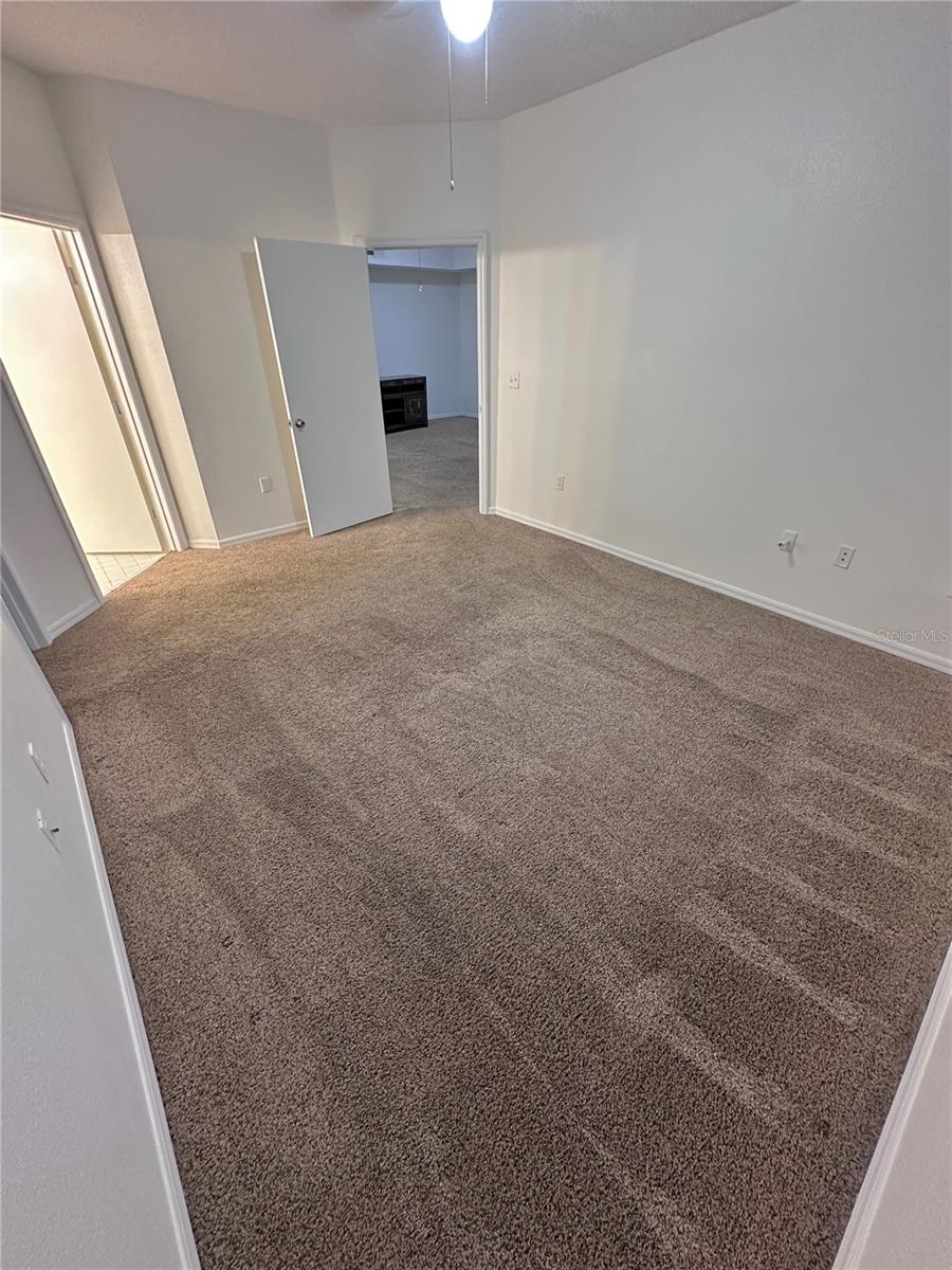 5554 Metrowest Blvd #4-201 Property Photo 10