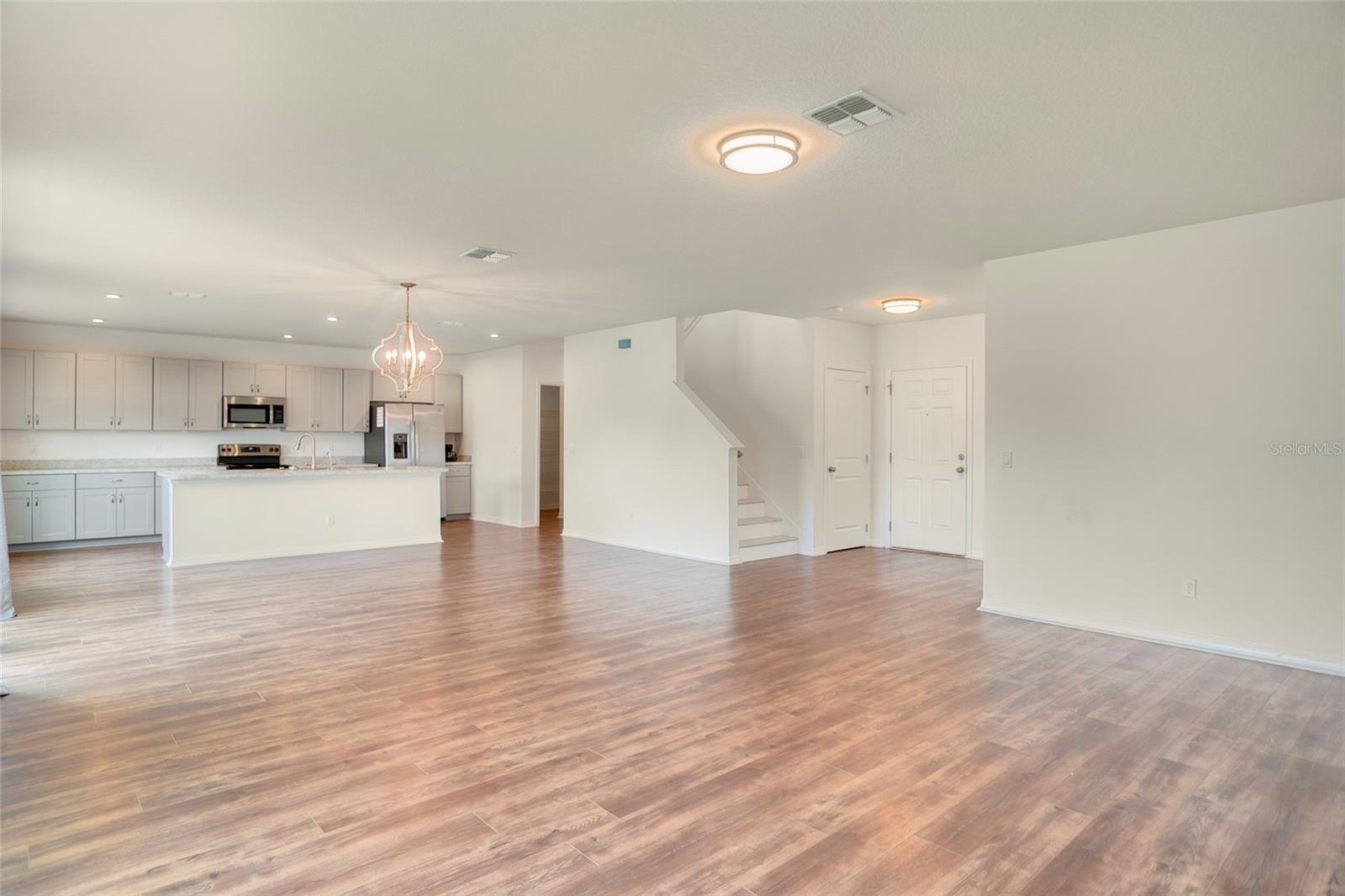 3936 Fescue St Property Photo 6