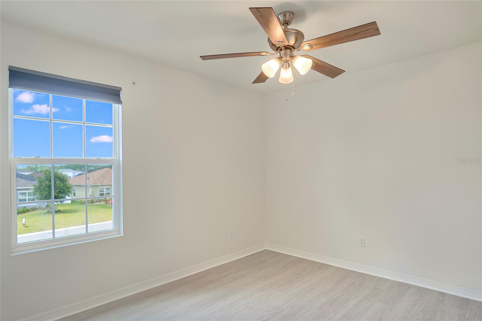 3936 Fescue St Property Photo 11