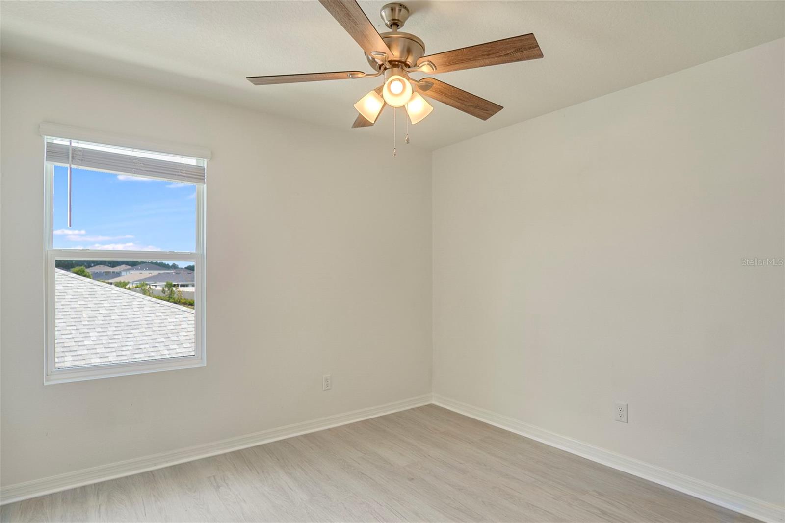 3936 Fescue St Property Photo 13