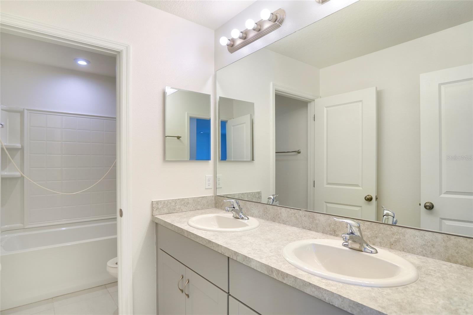 3936 Fescue St Property Photo 15