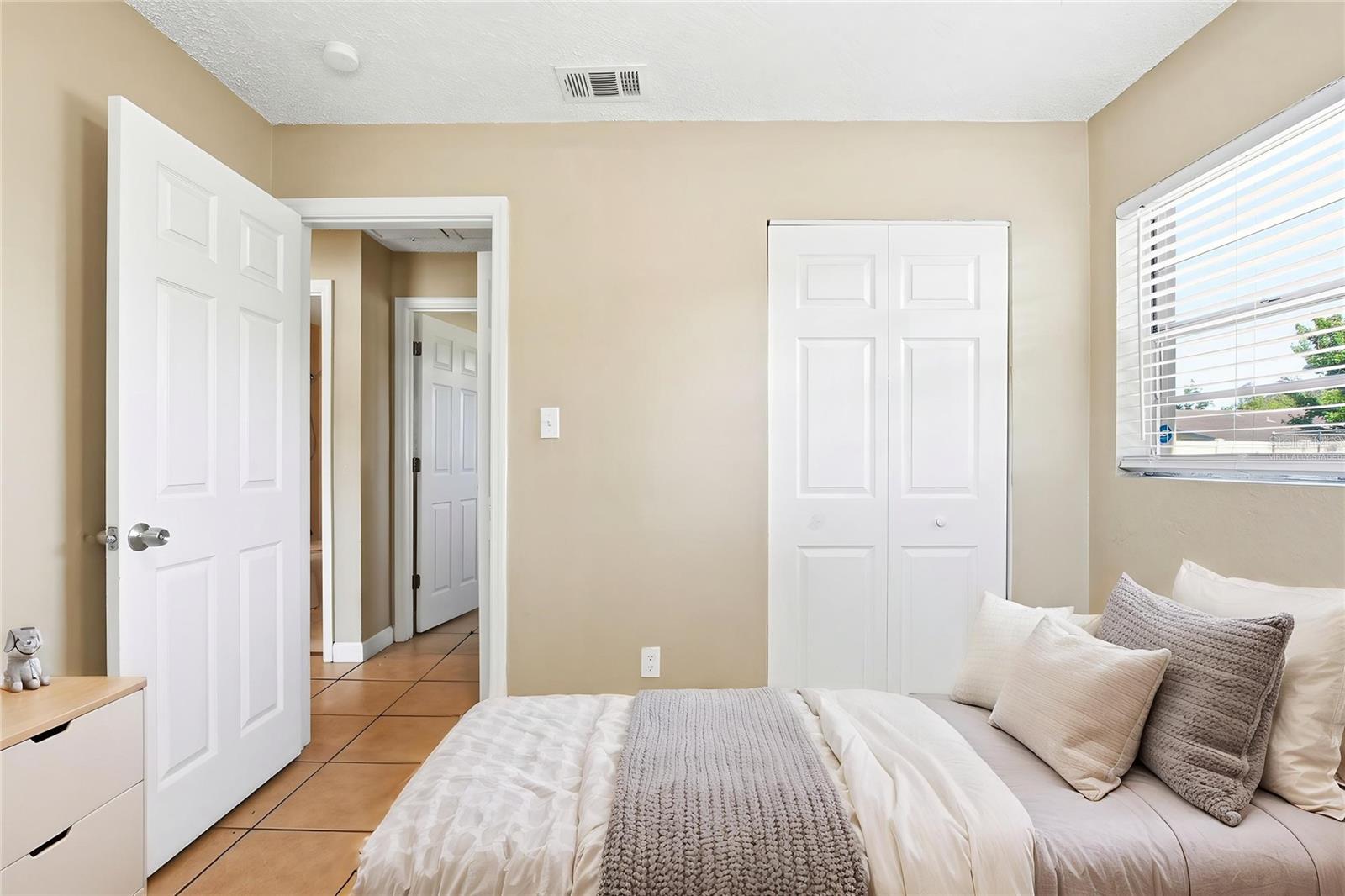 1729 Flores Ct Property Photo 7