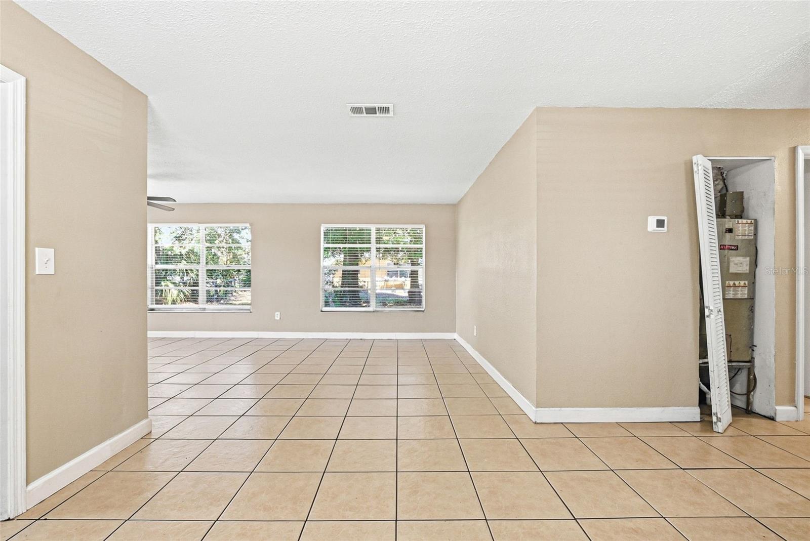 1729 Flores Ct Property Photo 9