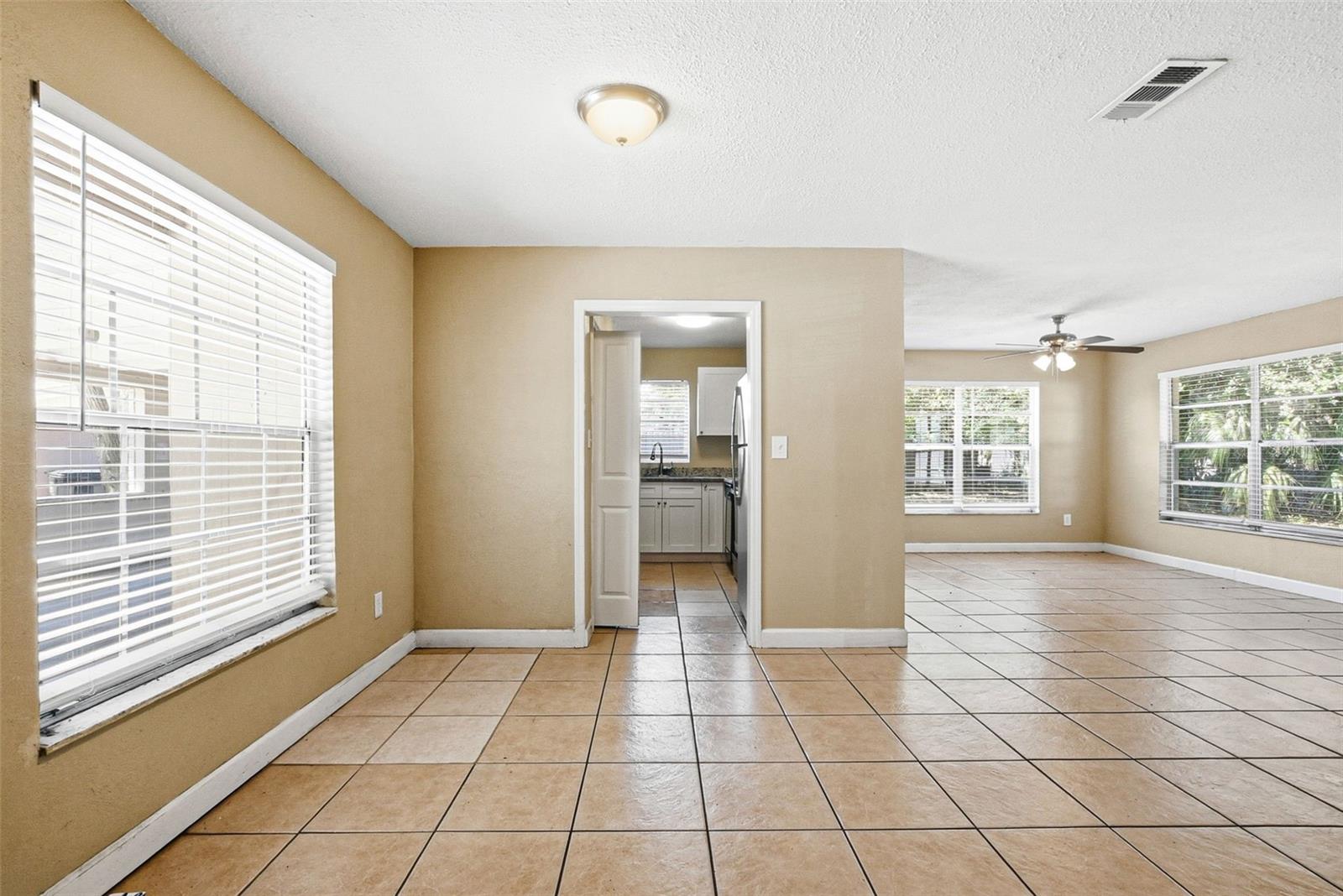 1729 Flores Ct Property Photo 10
