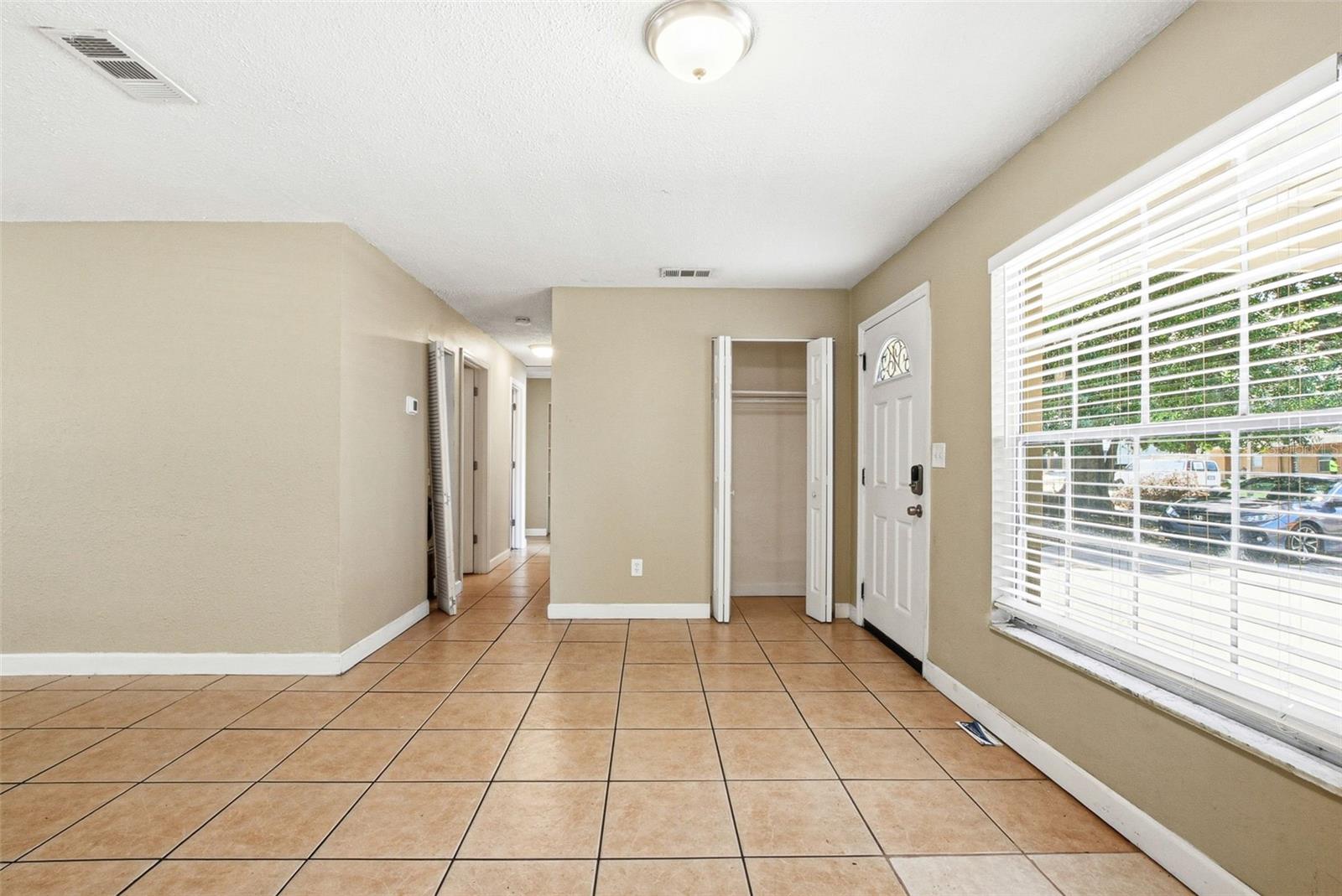 1729 Flores Ct Property Photo 12
