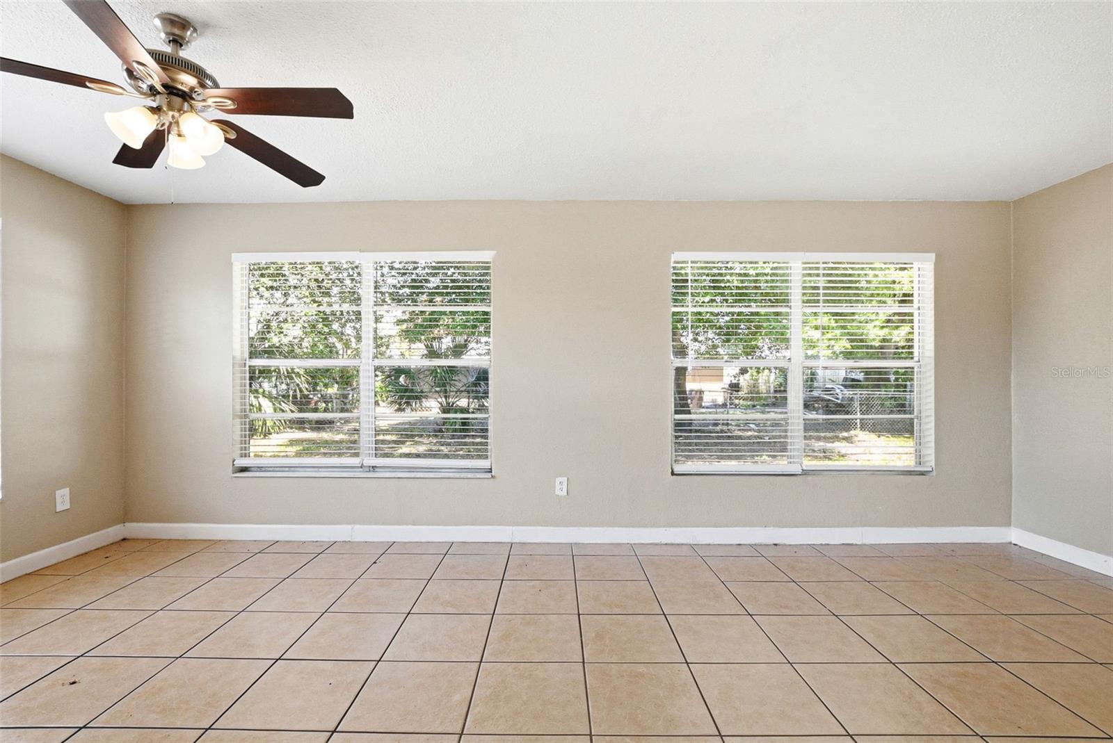 1729 Flores Ct Property Photo 17