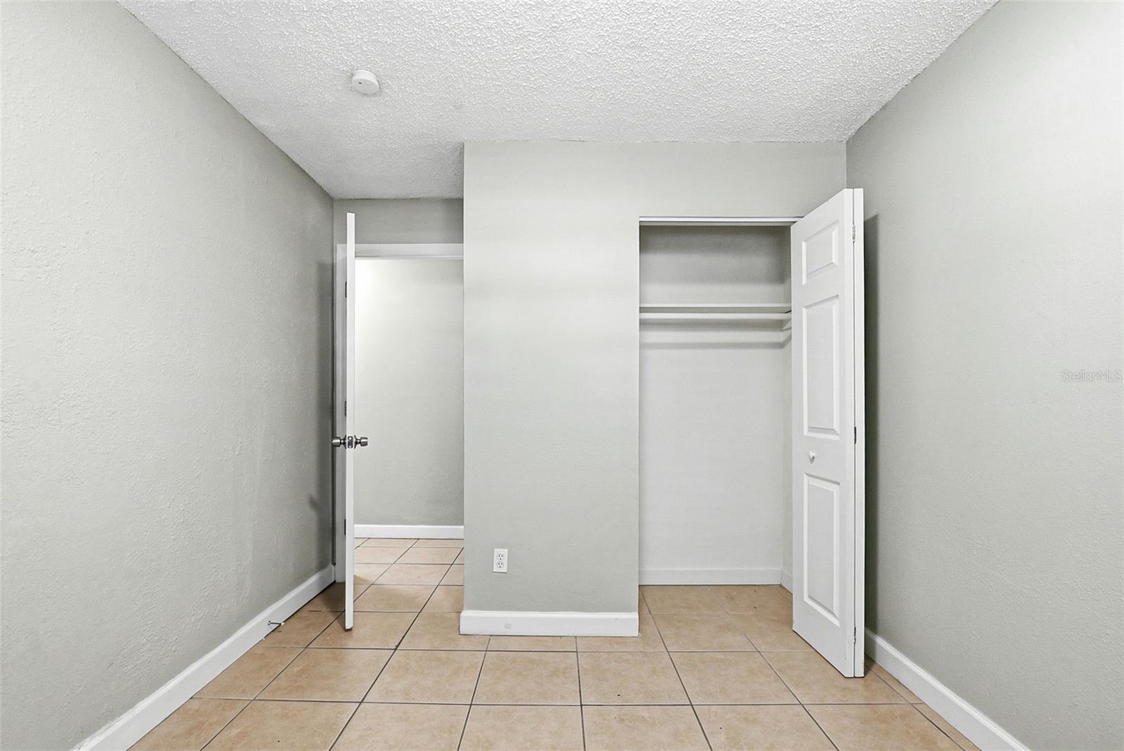 1729 Flores Ct Property Photo 19