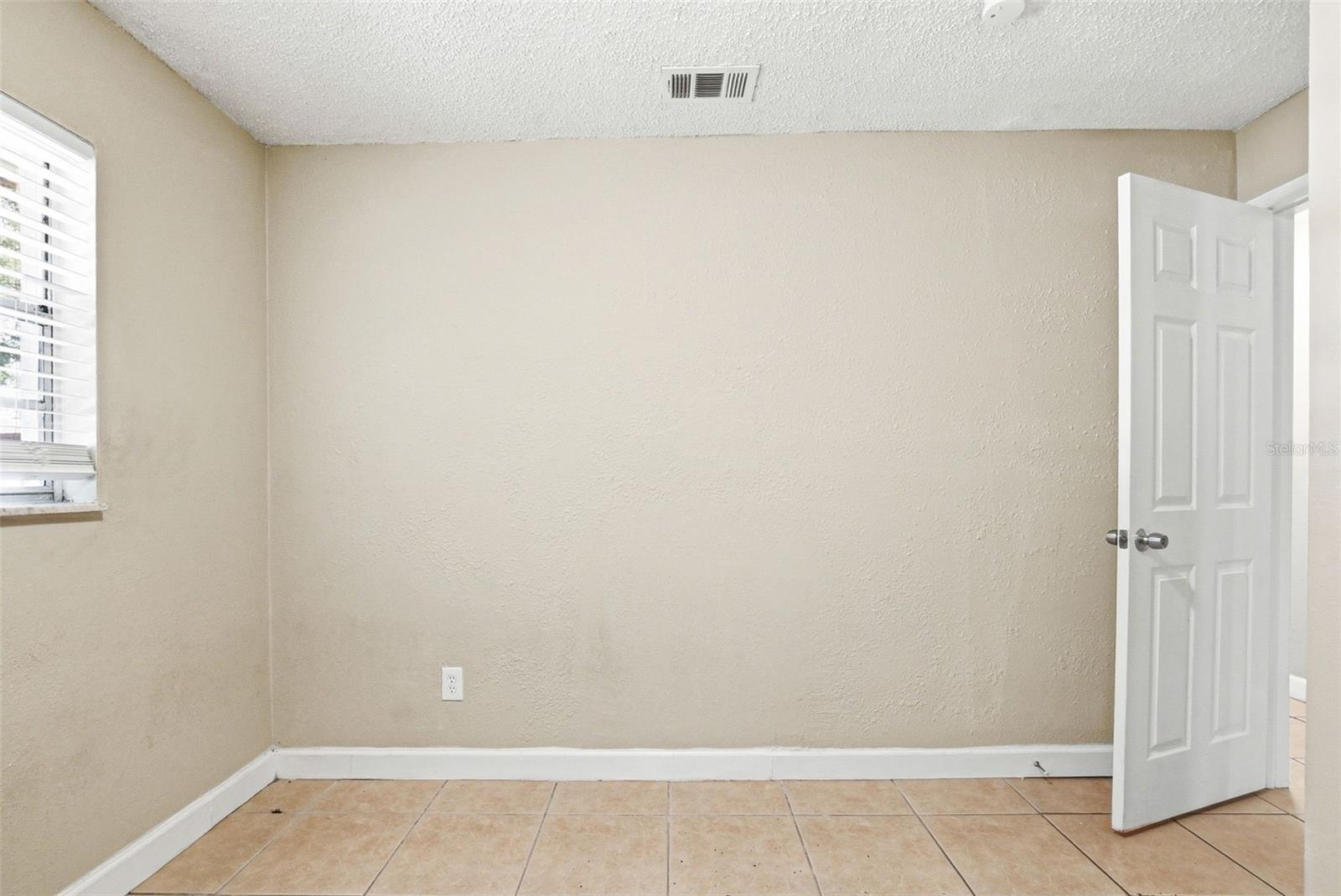 1729 Flores Ct Property Photo 20
