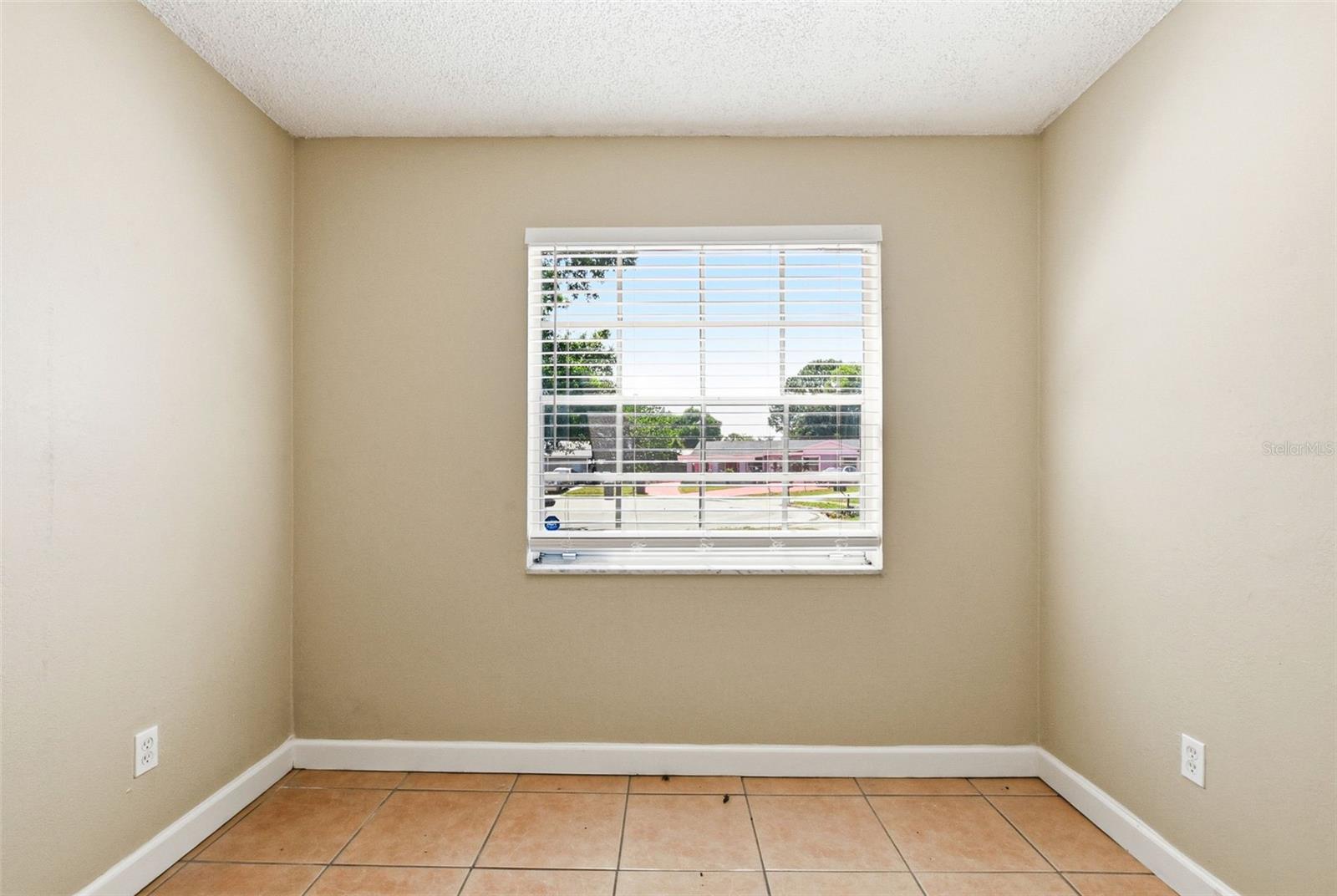 1729 Flores Ct Property Photo 22