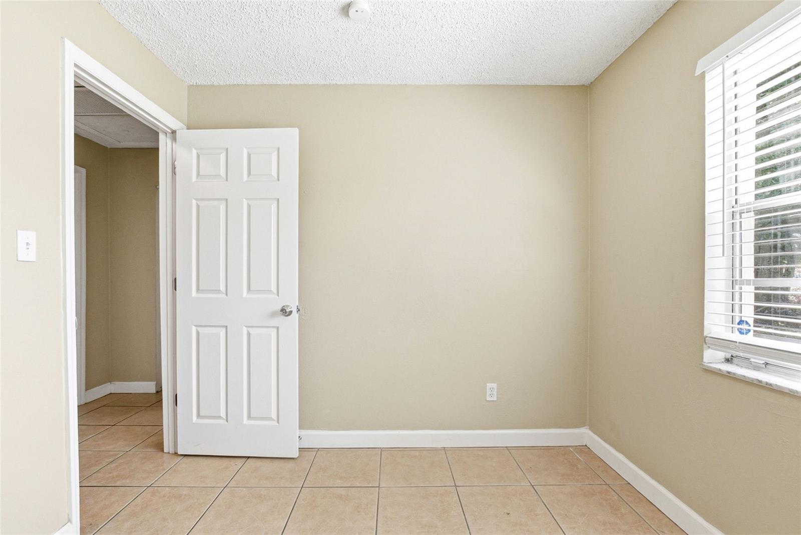 1729 Flores Ct Property Photo 23