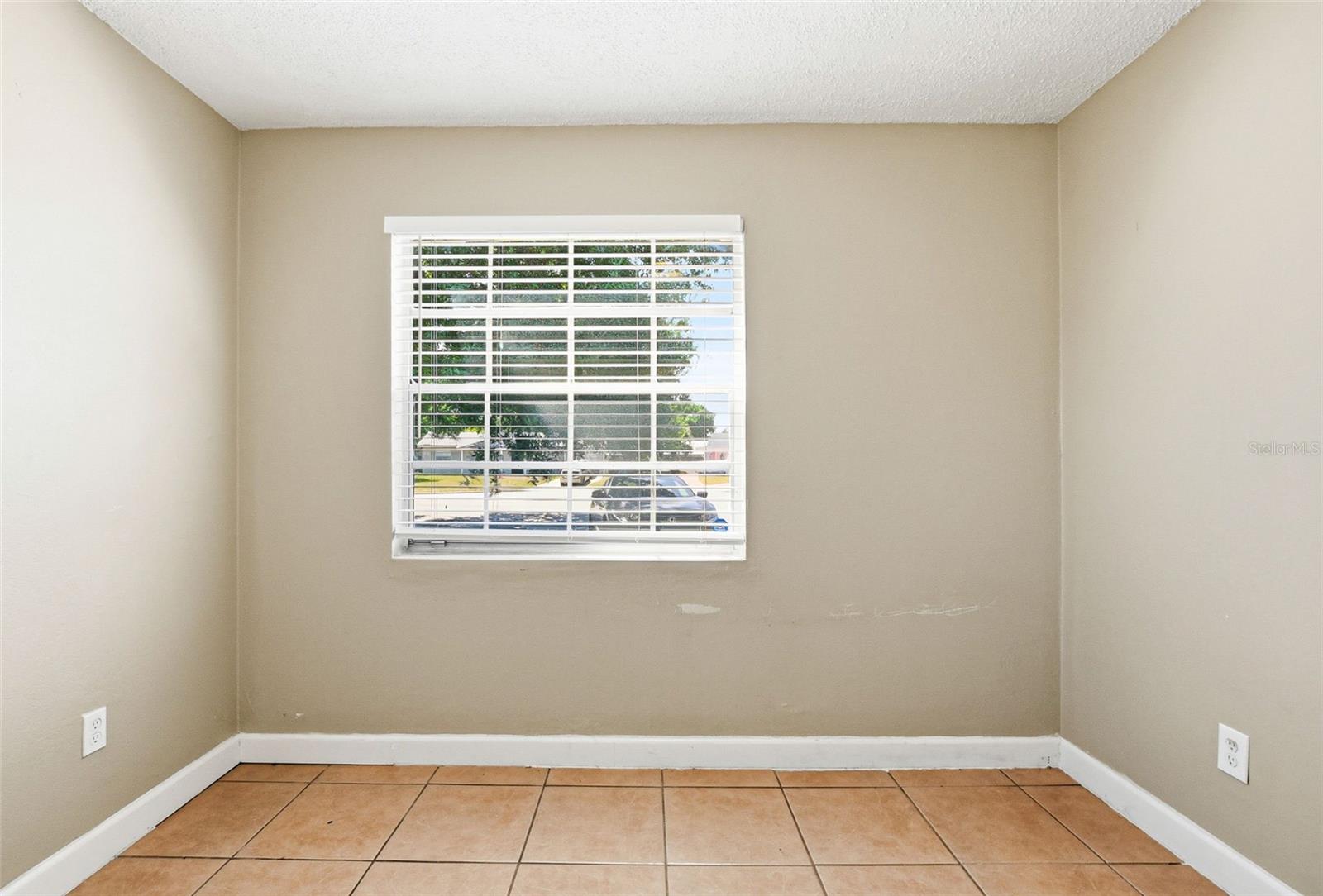 1729 Flores Ct Property Photo 24