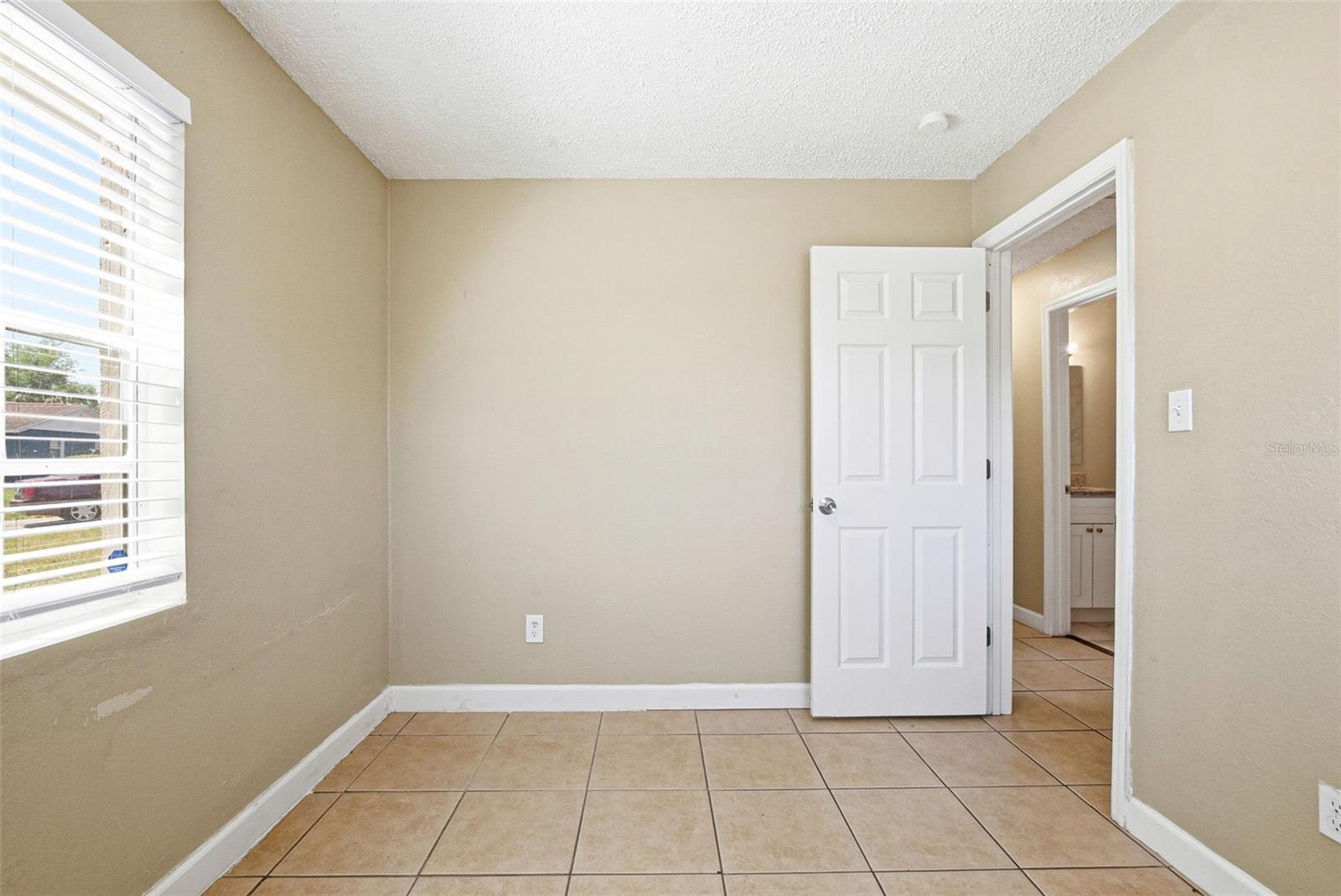 1729 Flores Ct Property Photo 27