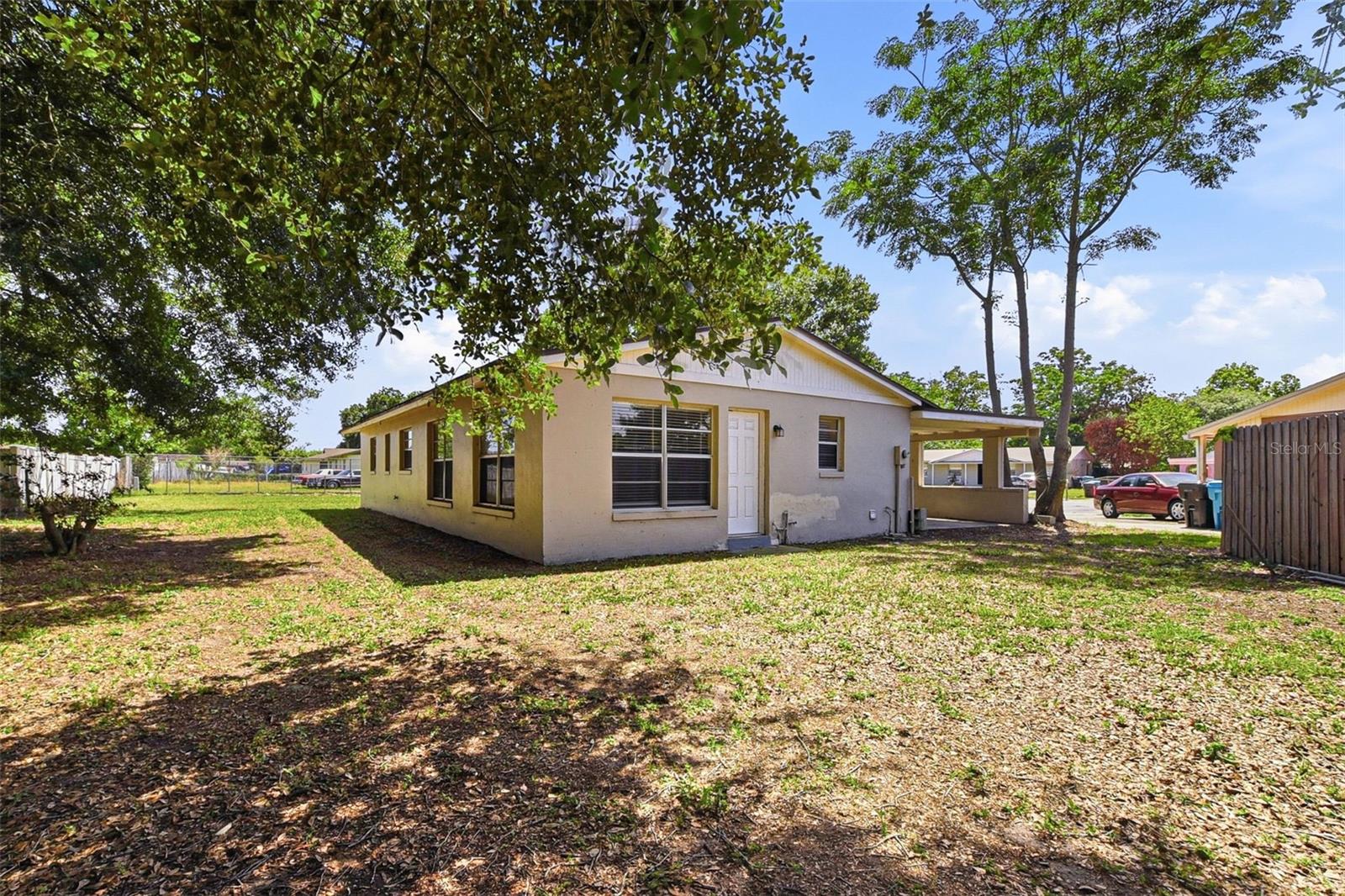 1729 Flores Ct Property Photo 35