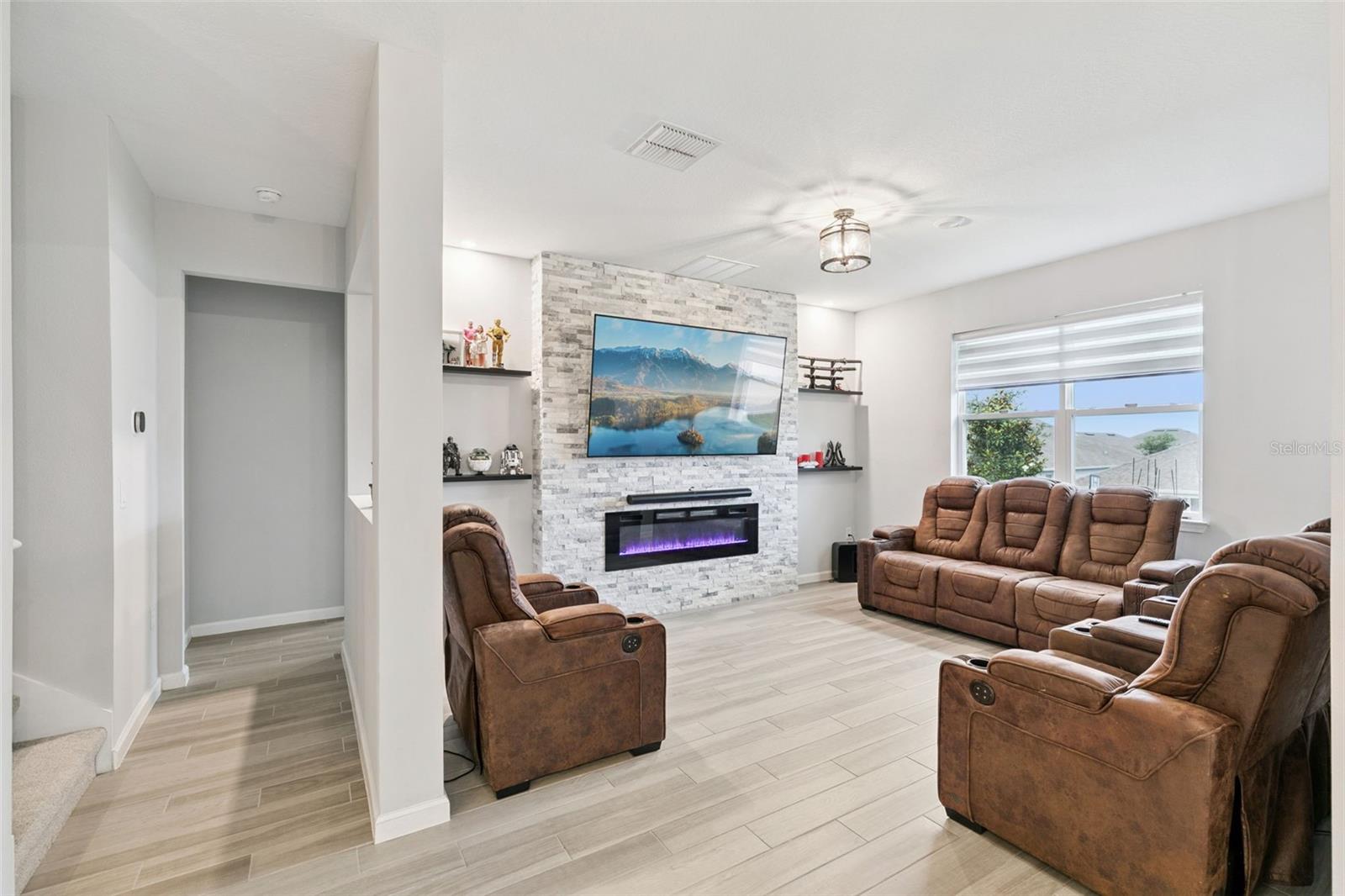 4465 Davos Dr Property Photo 8