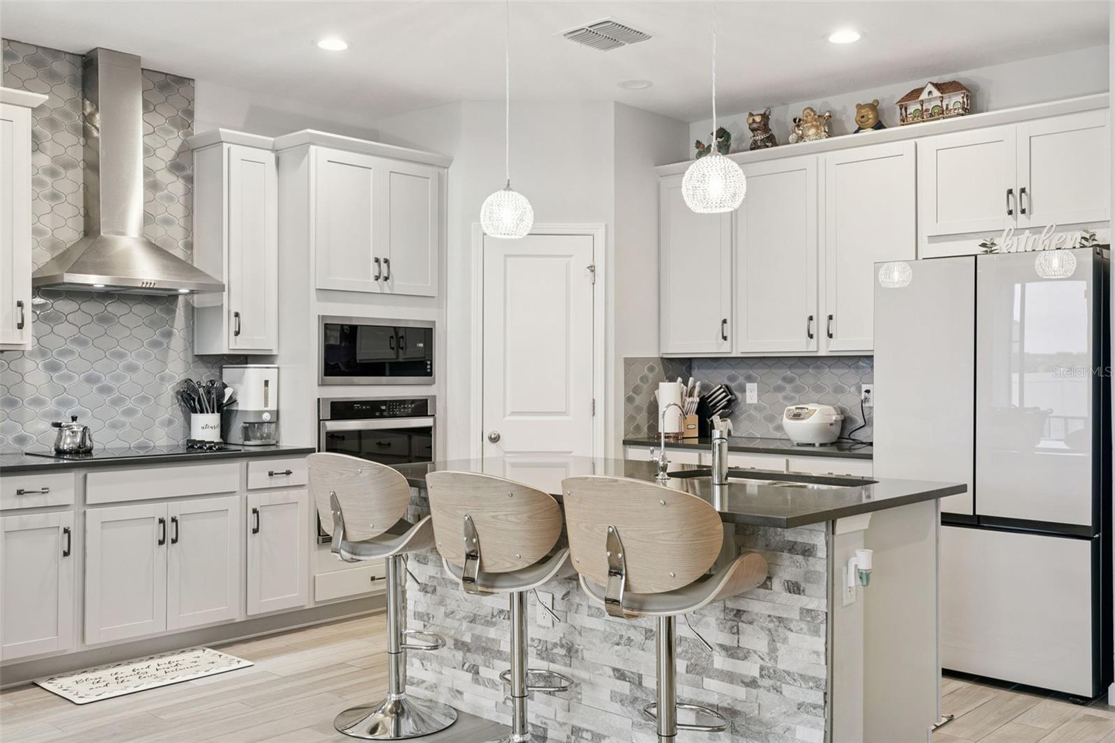 4465 Davos Dr Property Photo 17