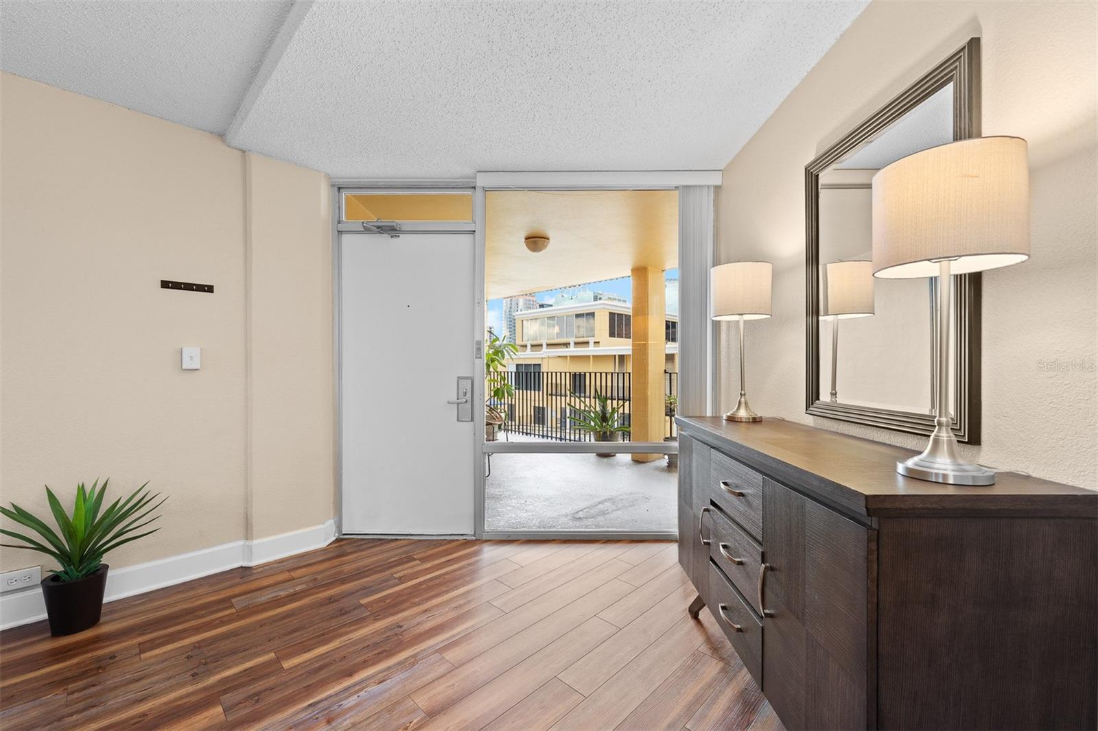 151 E Washington St #404 Property Photo 11