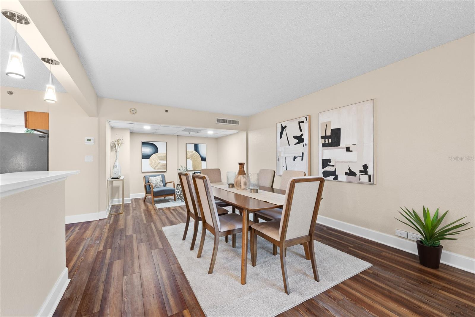 151 E Washington St #404 Property Photo 12