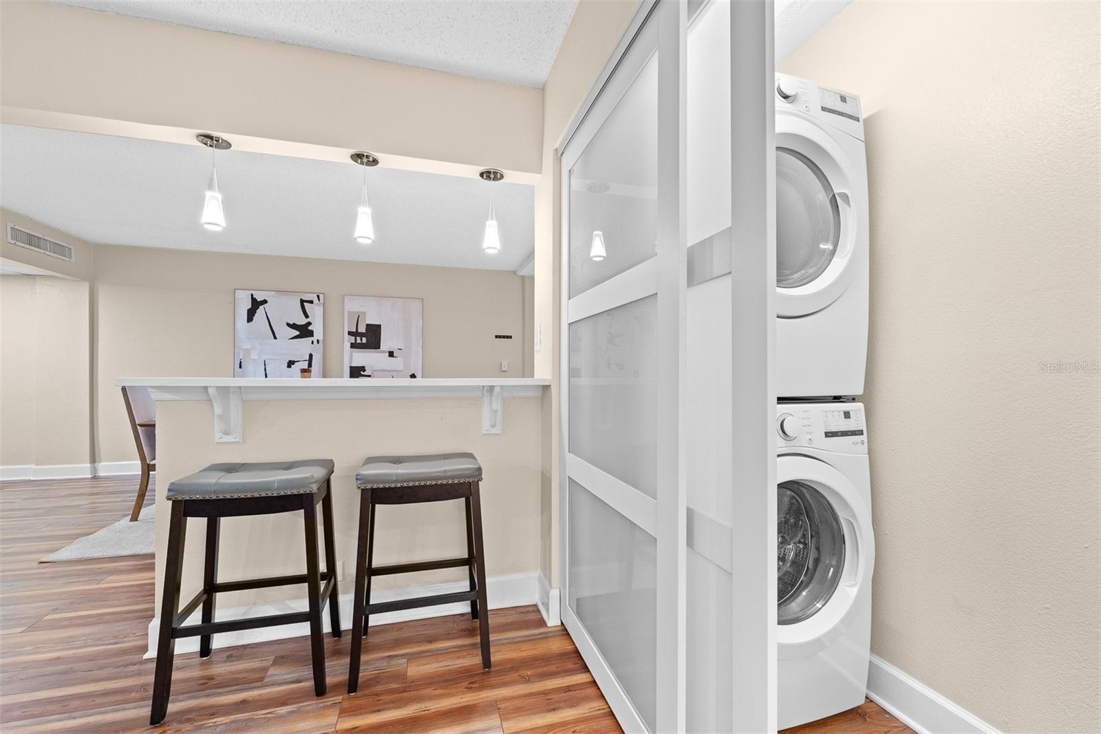 151 E Washington St #404 Property Photo 17