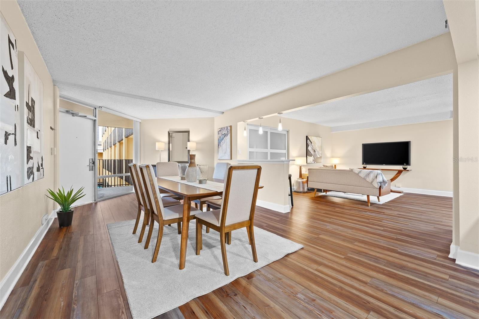 151 E Washington St #404 Property Photo 19