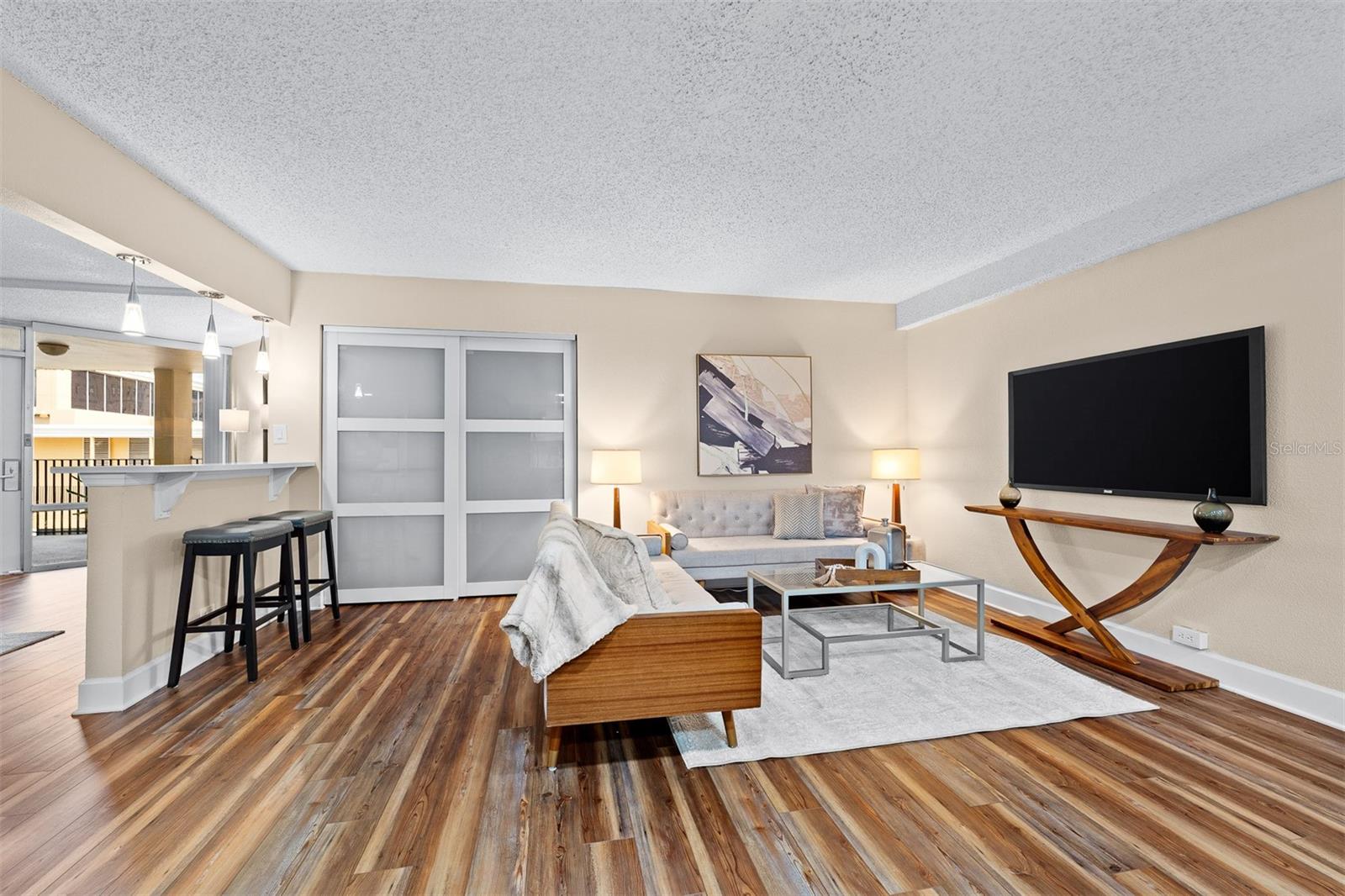 151 E Washington St #404 Property Photo 22