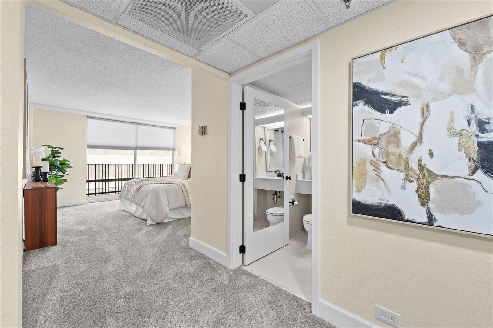 151 E Washington St #404 Property Photo 27