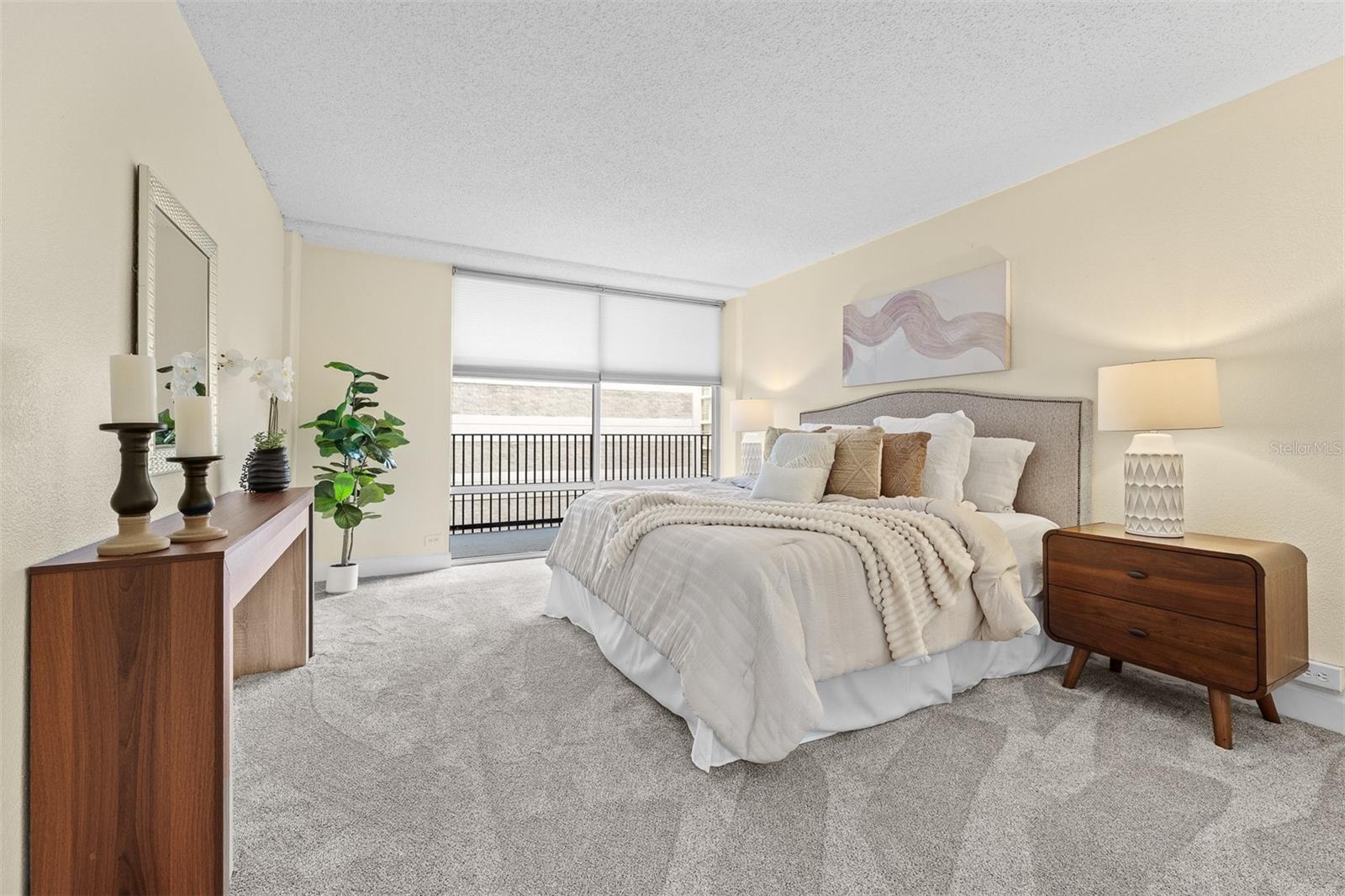 151 E Washington St #404 Property Photo 28