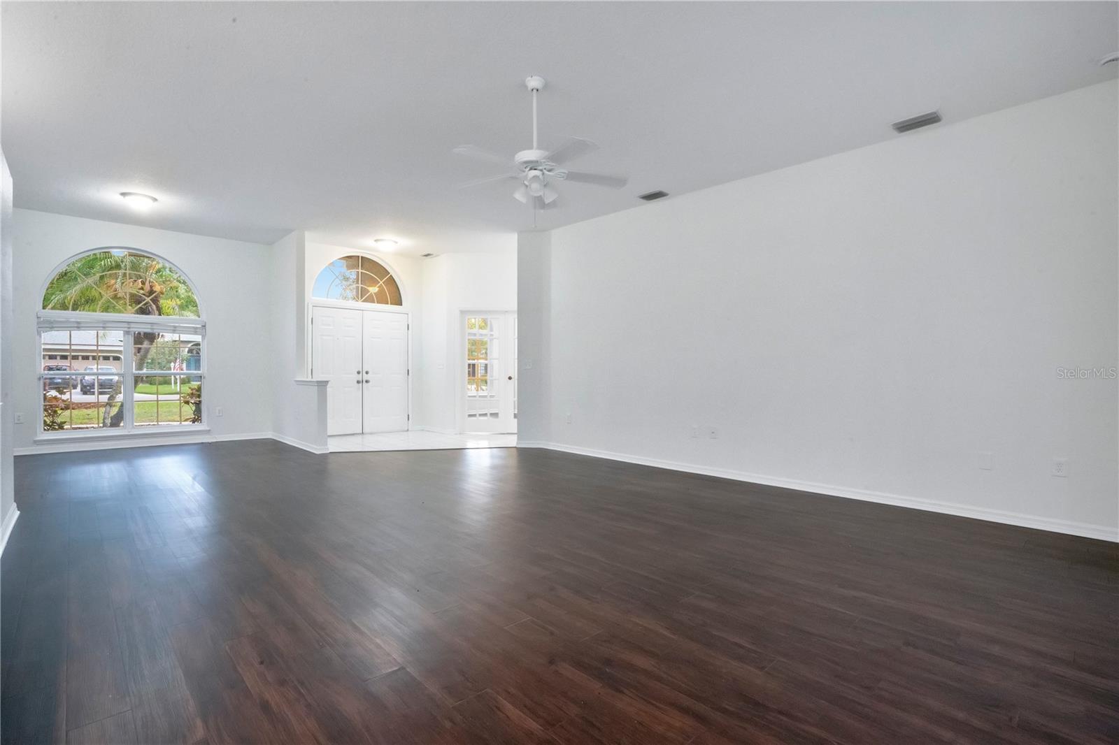 3404 River Woods Dr Property Photo 6