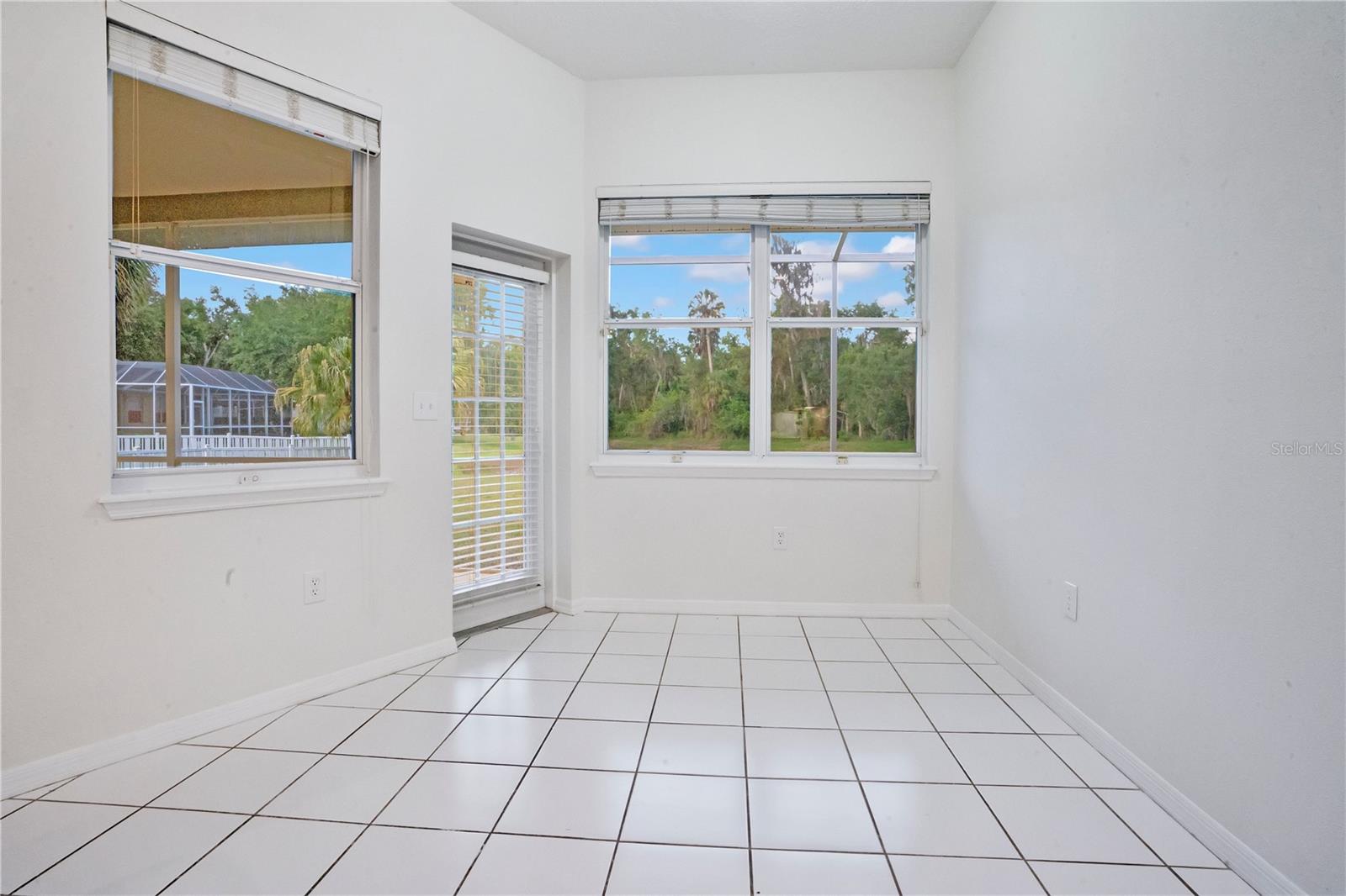 3404 River Woods Dr Property Photo 13
