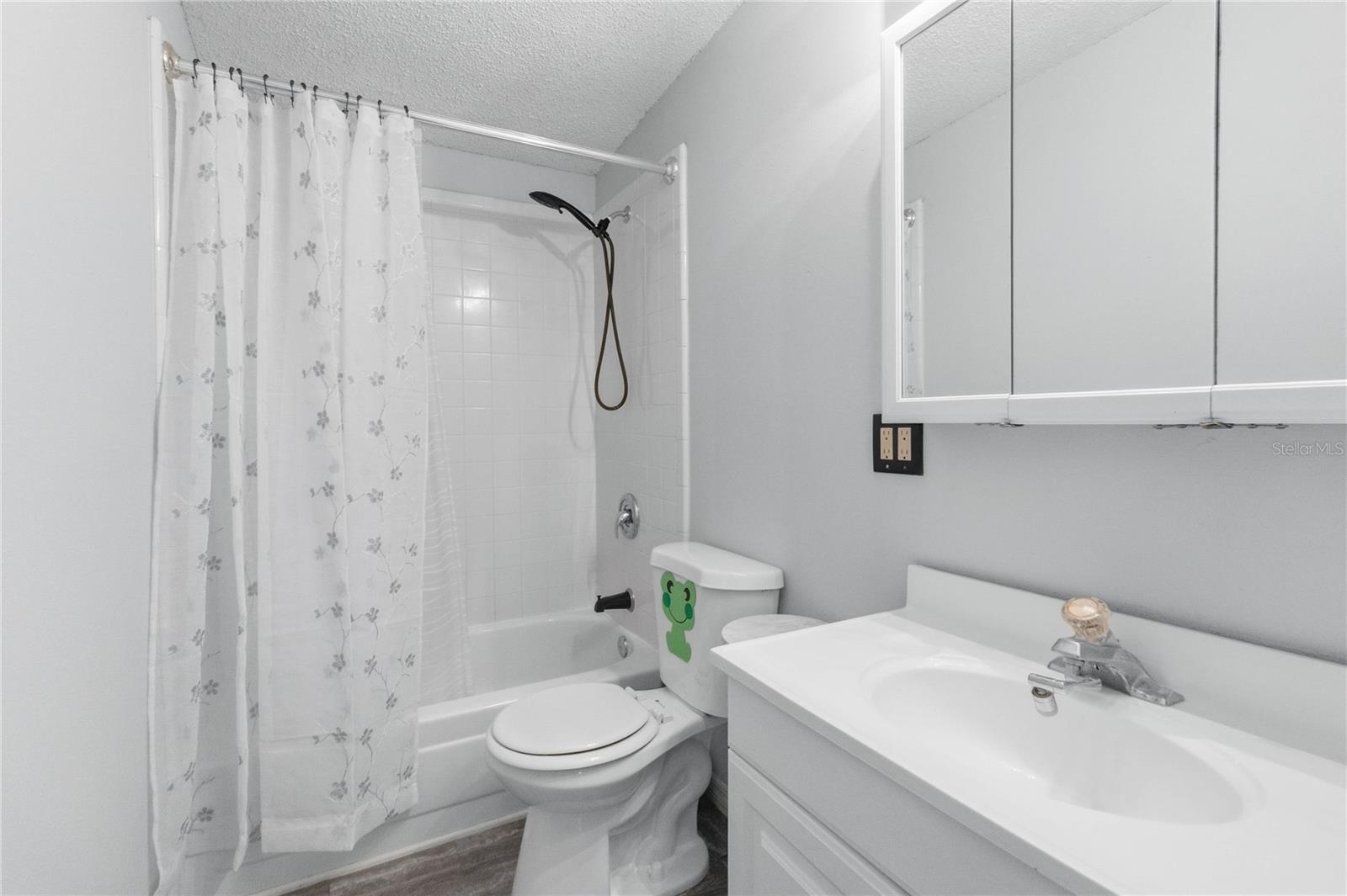 2030 Crystal Ln Property Photo 13