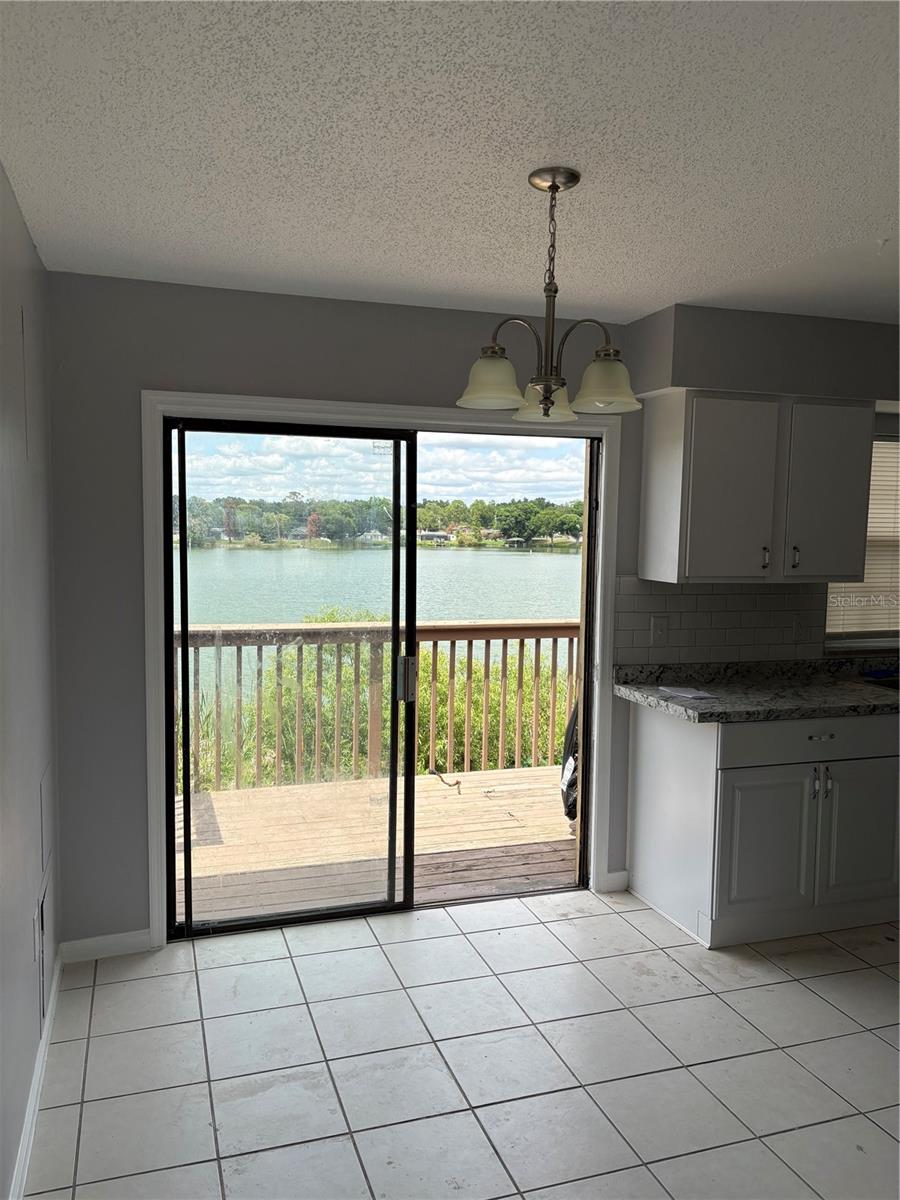 O6405576 Property Photo 8