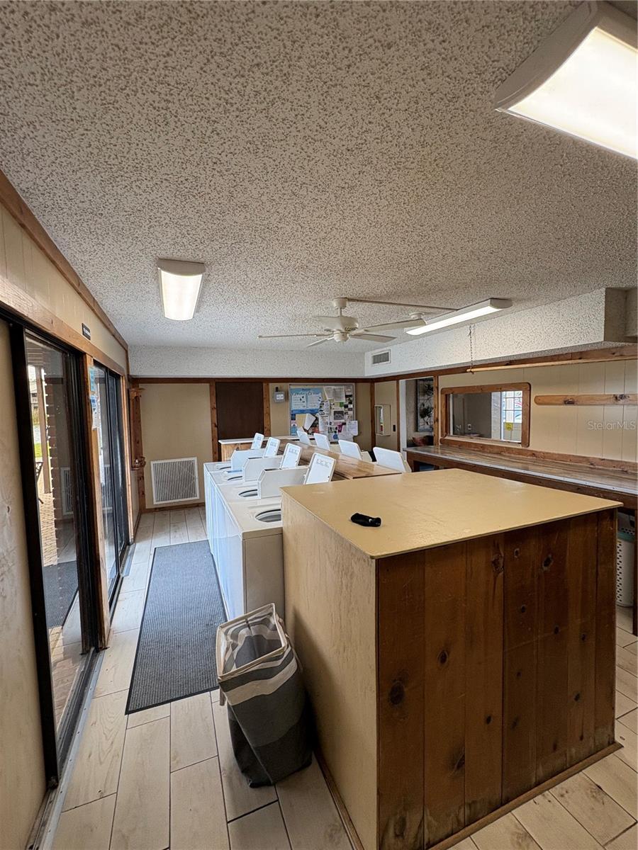 O6405576 Property Photo 13